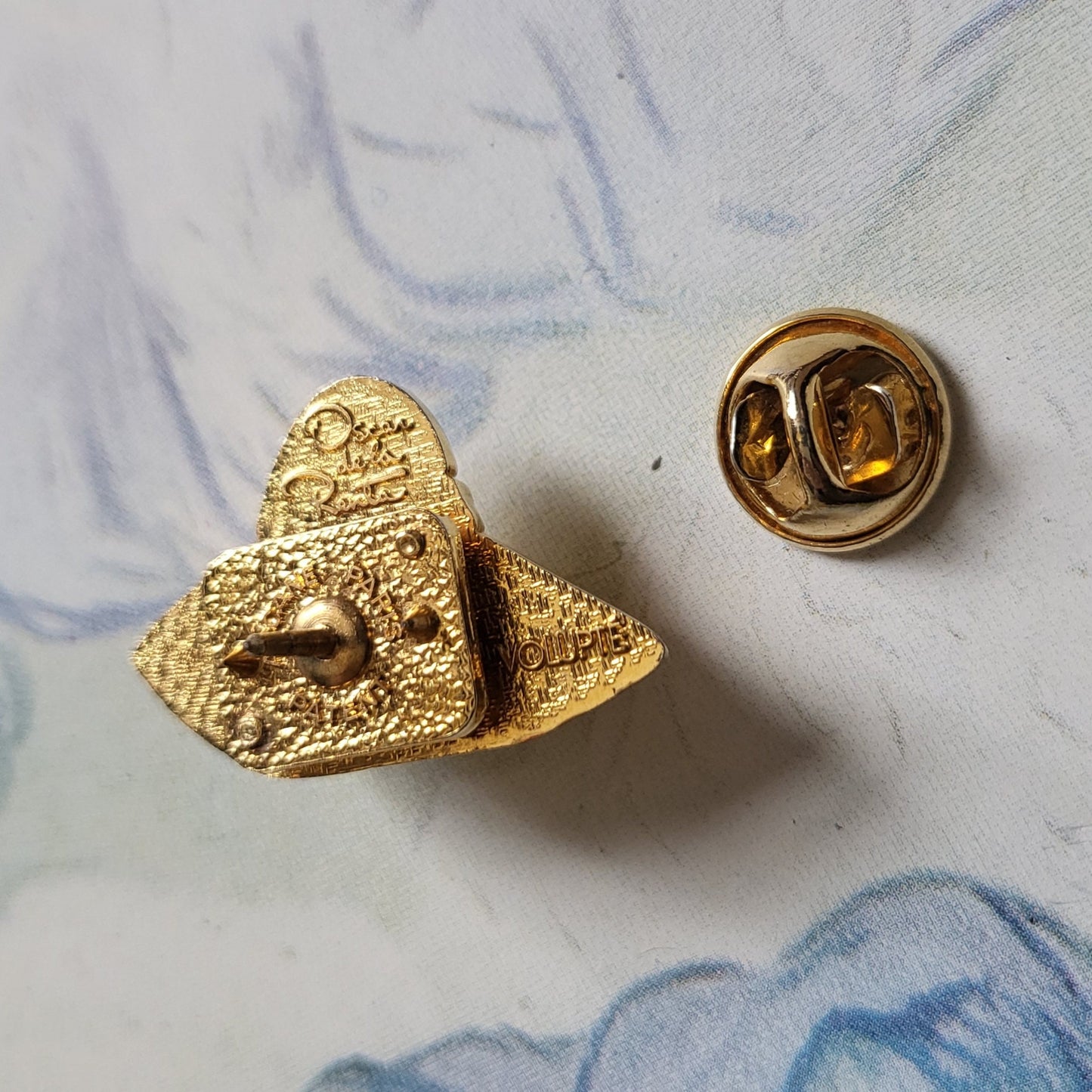 Brooch - Oscar de la Renta Volupte Gold Pin Brooch