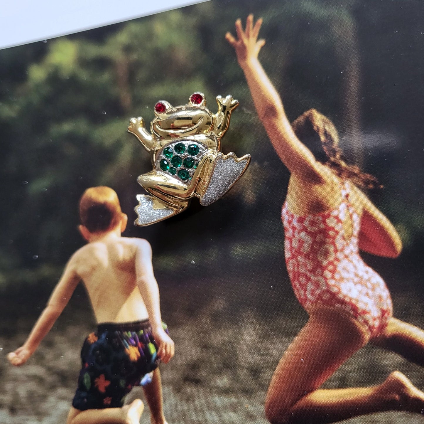 Brooch - Green Crystal Belly Jumping Frog Brooch