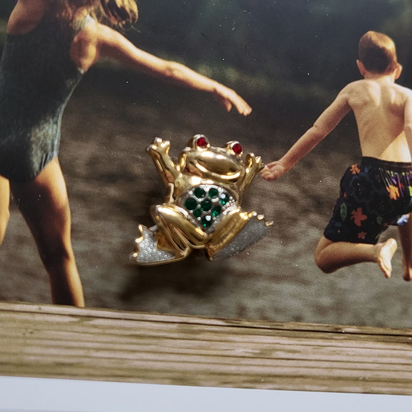 Brooch - Green Crystal Belly Jumping Frog Brooch