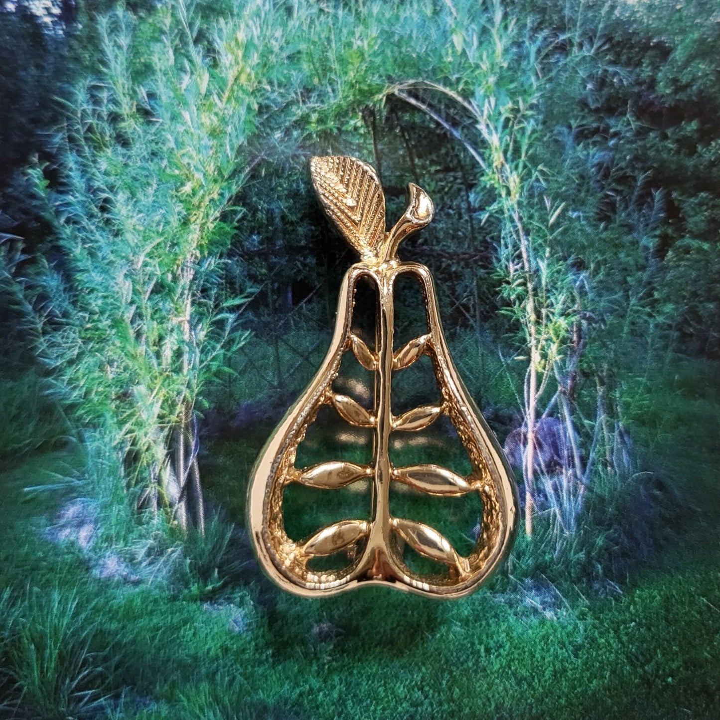 Brooch - Sarah Coventry Gold Pear Brooch