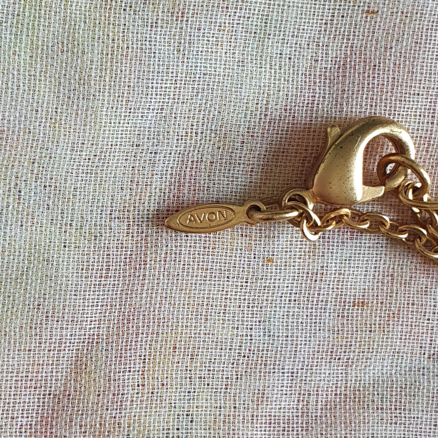 Necklace - Avon NR Rose Vine Necklace