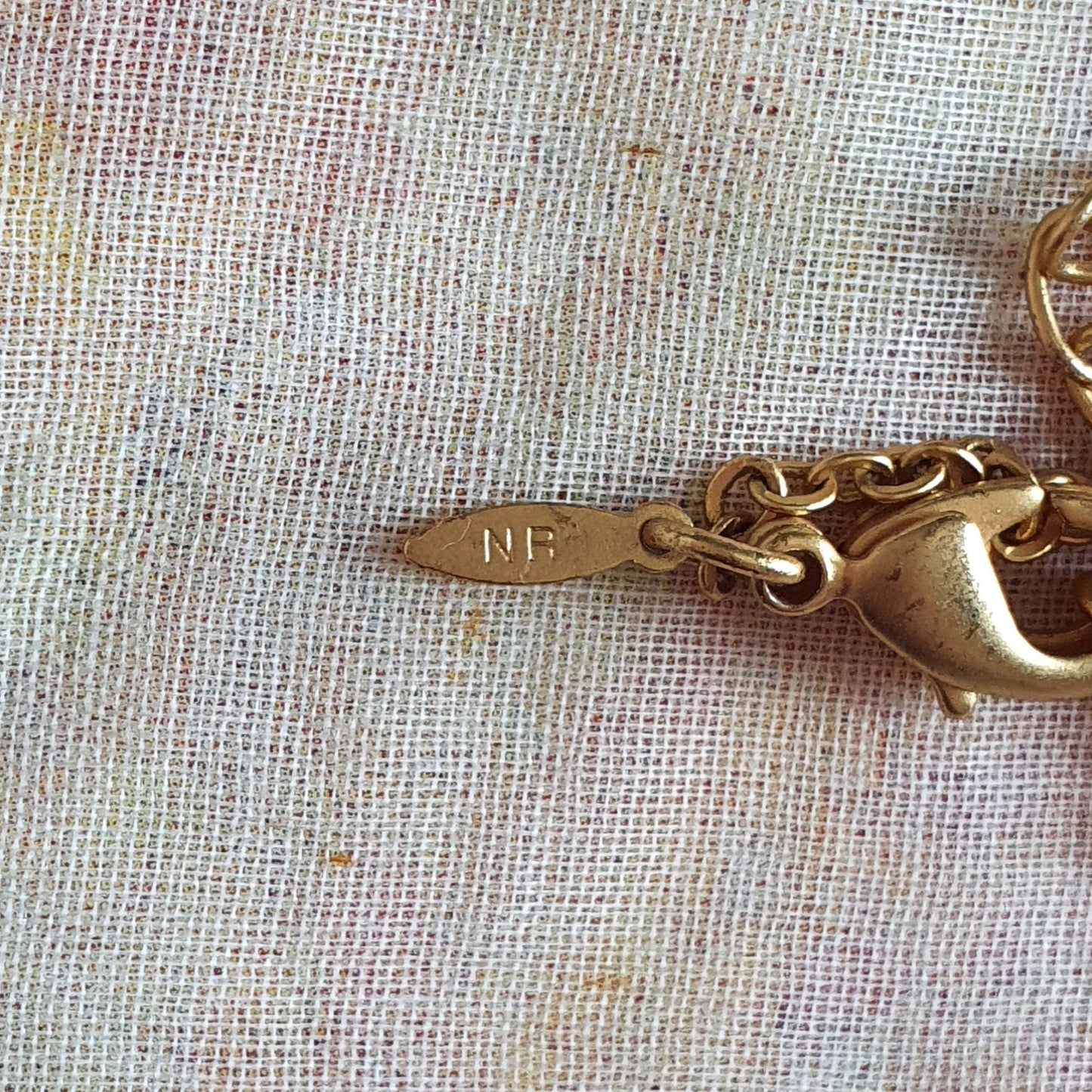 Necklace - Avon NR Rose Vine Necklace