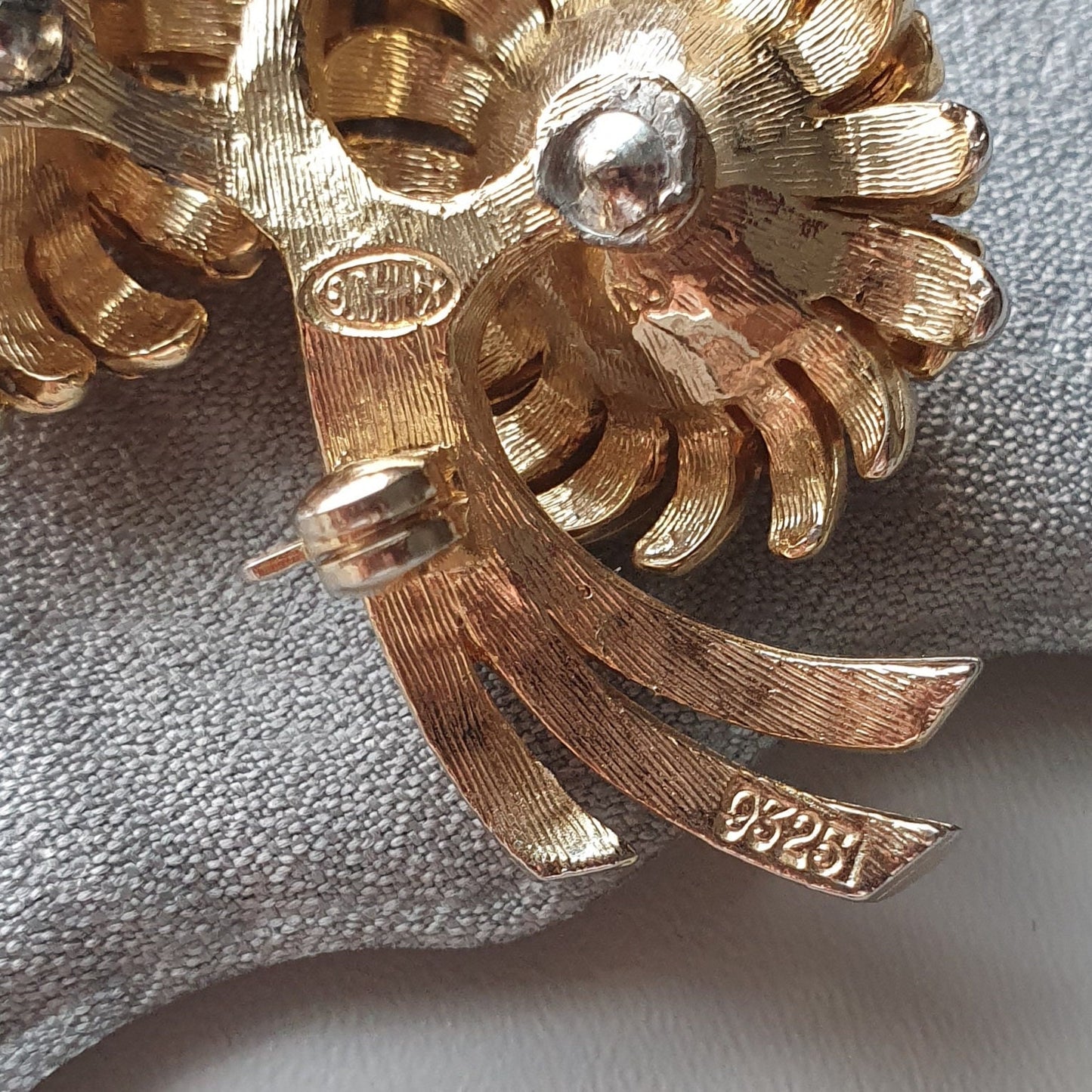 Brooch - Sphinx Green and Clear Crystal Flower Bouquet Brooch