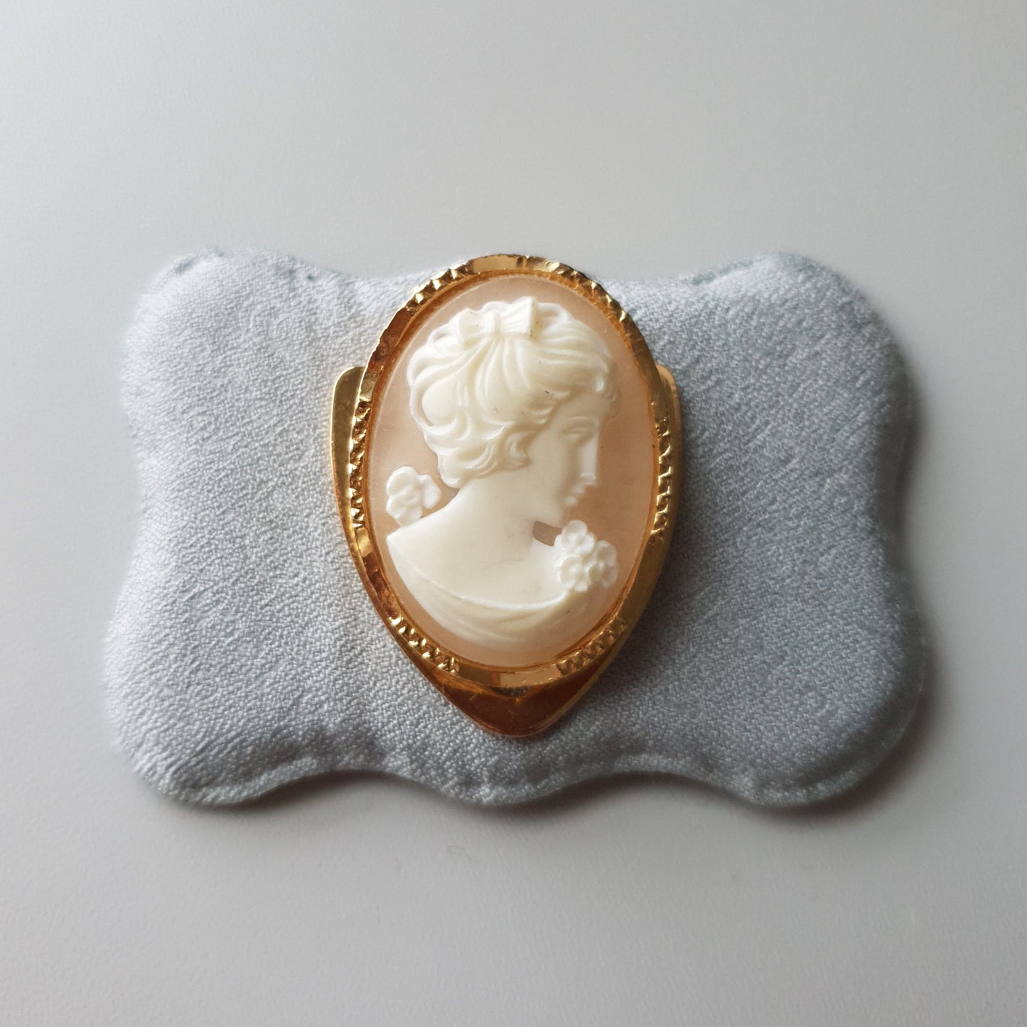 Scarf Clip - Sphinx Oval Cameo Scarf Clip