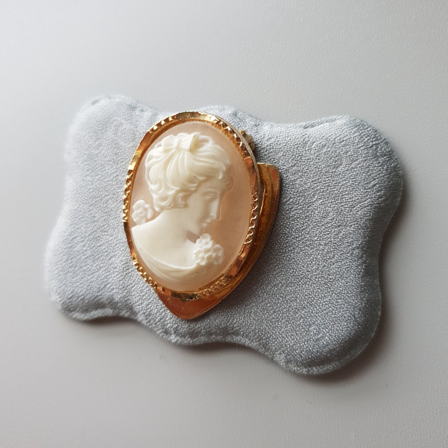 Scarf Clip - Sphinx Oval Cameo Scarf Clip