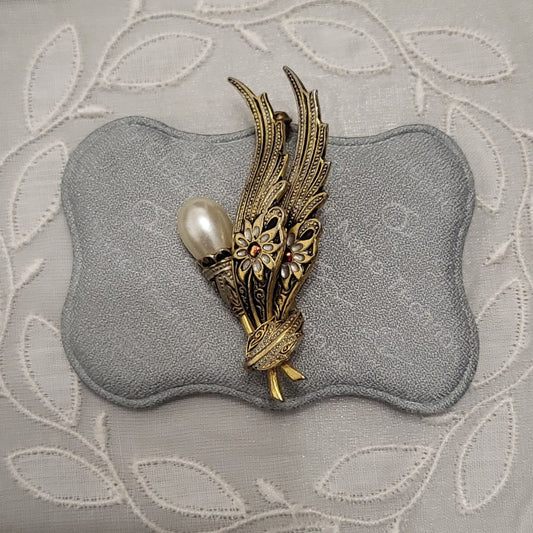 Brooch - Damascene Faux Pearl Feathers Brooch
