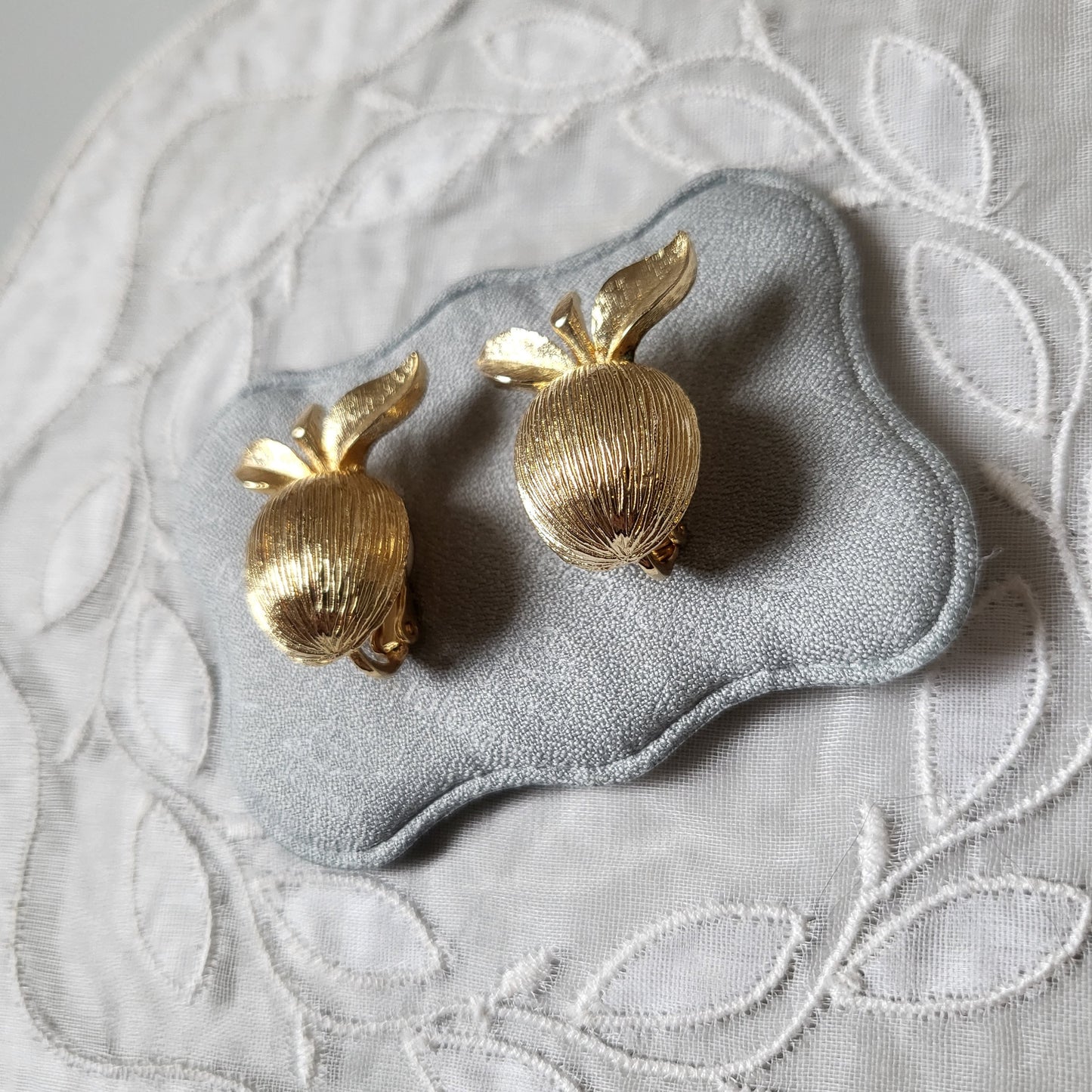 Clip on - Sarah Coventry Gold Apple Clip on Earrings