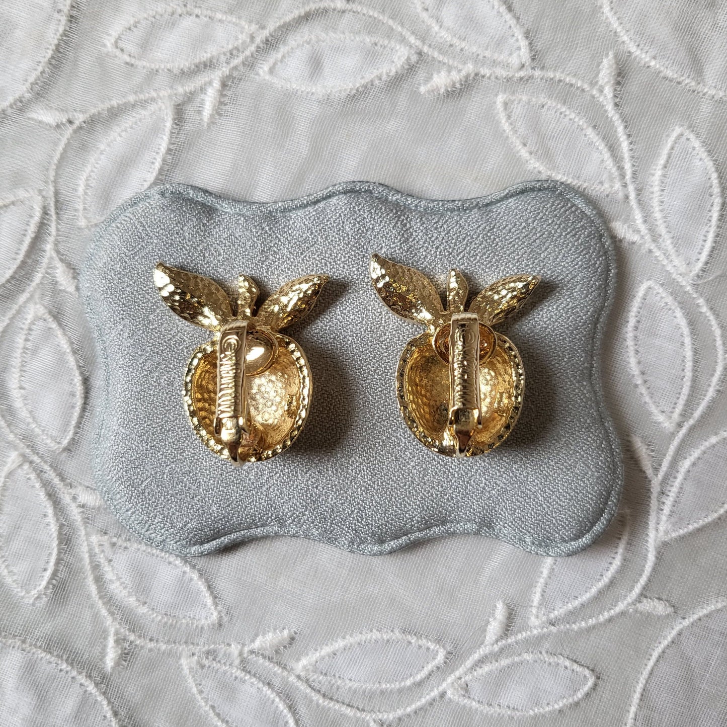 Clip on - Sarah Coventry Gold Apple Clip on Earrings