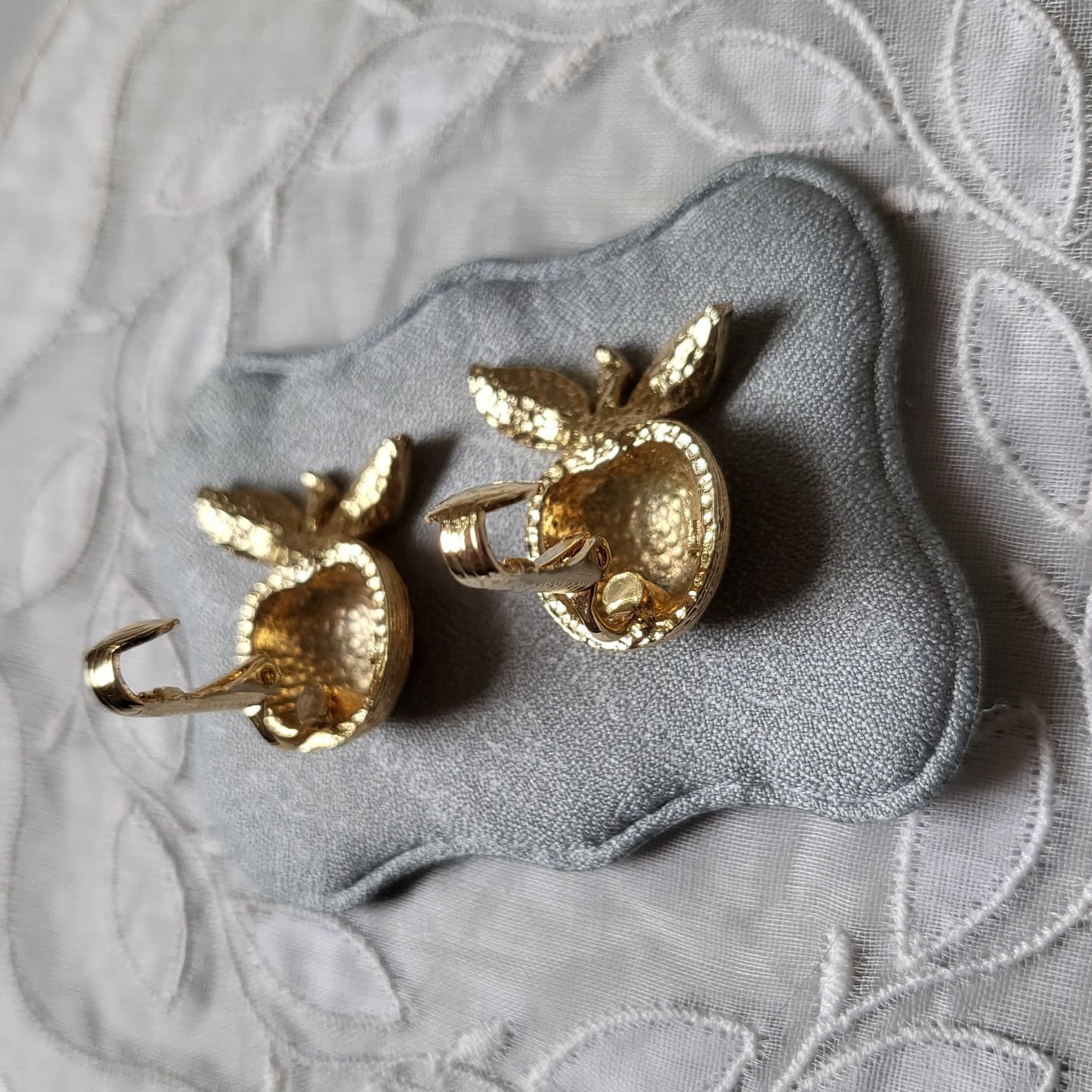 Clip on - Sarah Coventry Gold Apple Clip on Earrings