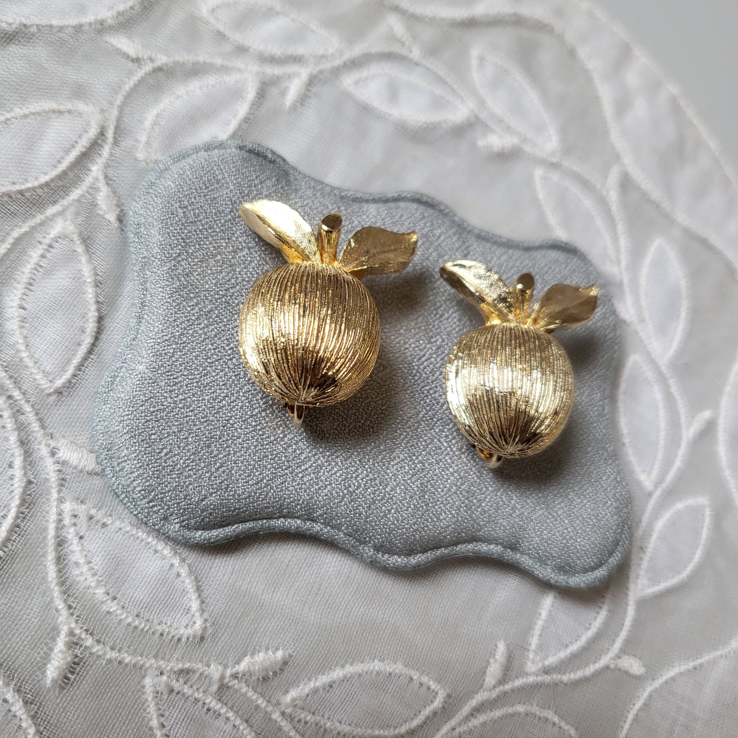 Clip on - Sarah Coventry Gold Apple Clip on Earrings