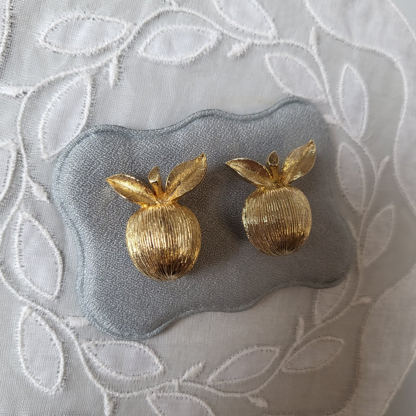 Clip on - Sarah Coventry Gold Apple Clip on Earrings