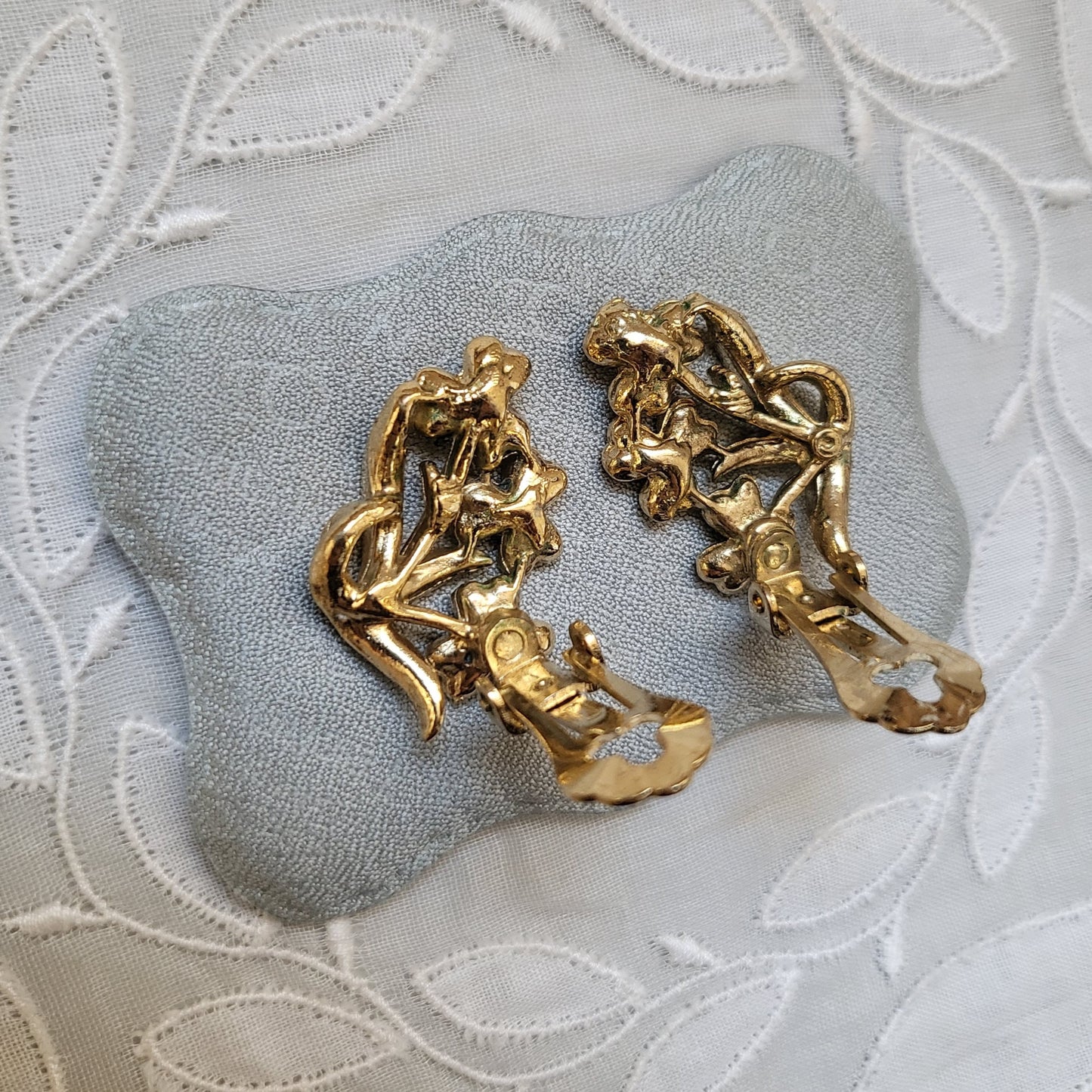 Clip on - Gold Crystal Flowers Clip On Earrings