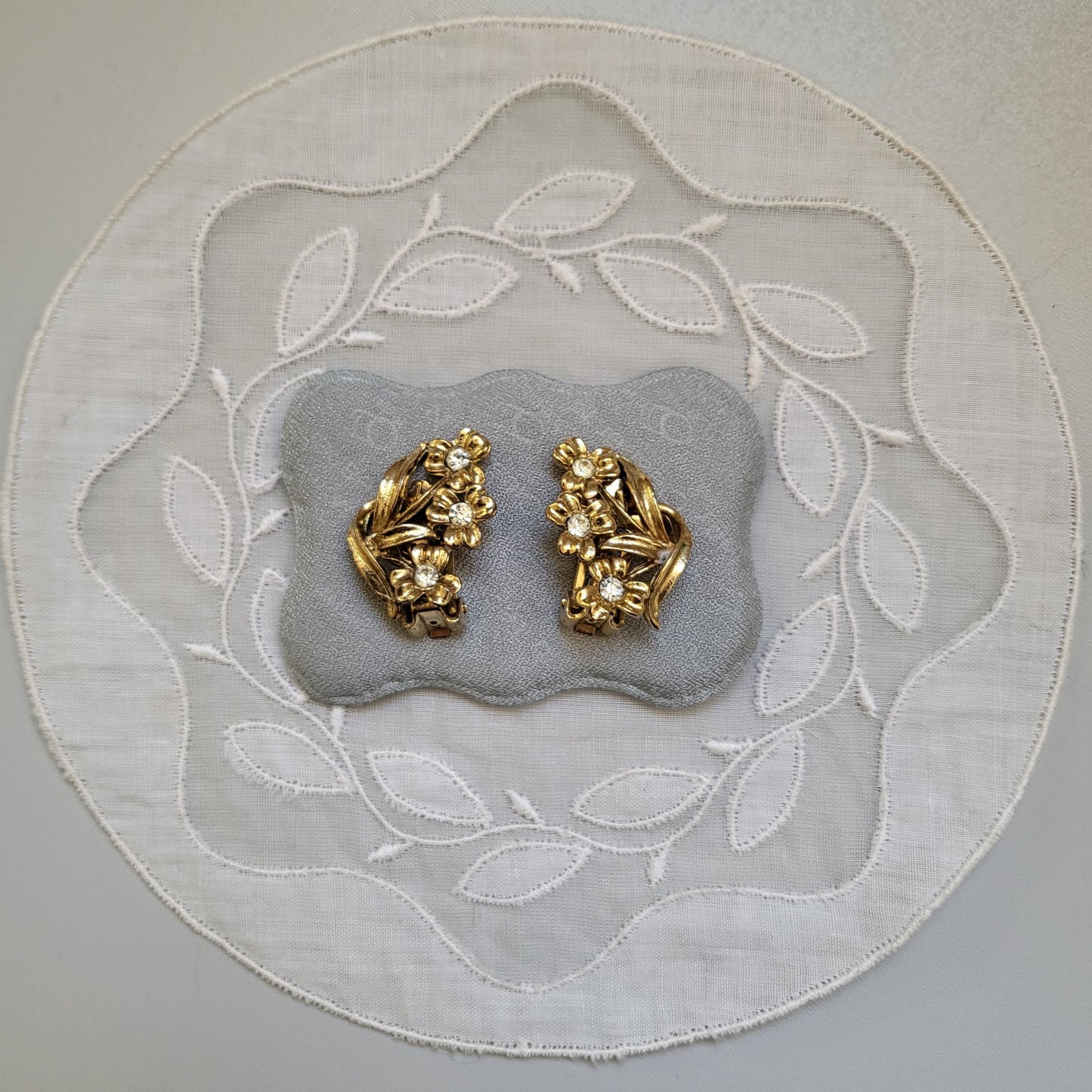Clip on - Gold Crystal Flowers Clip On Earrings