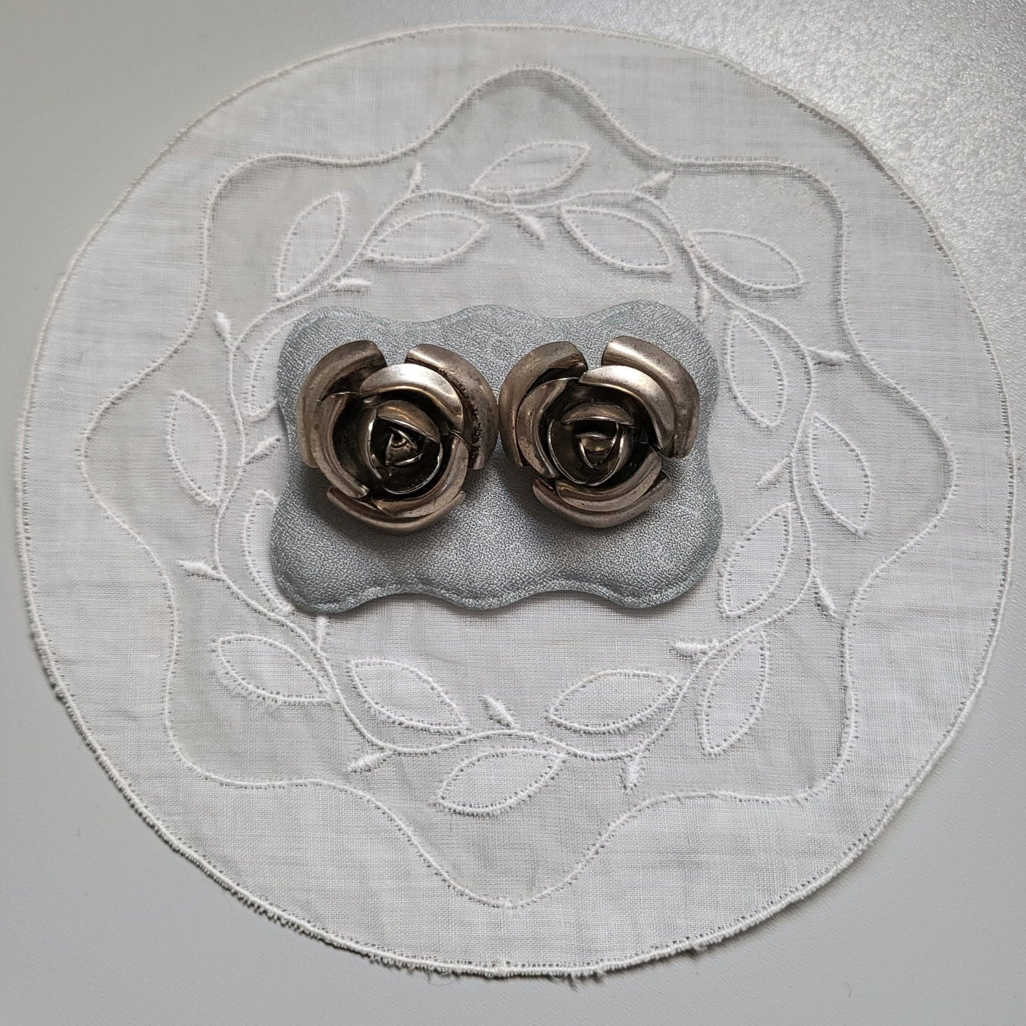 Clip on - Silver Metal Rose Clip On Earrings