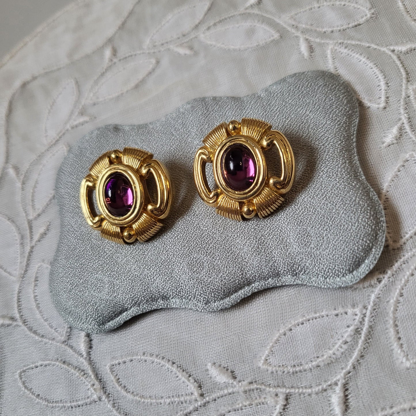 Clip on - Vintage Purple Cabochon Glass Clip On Earrings