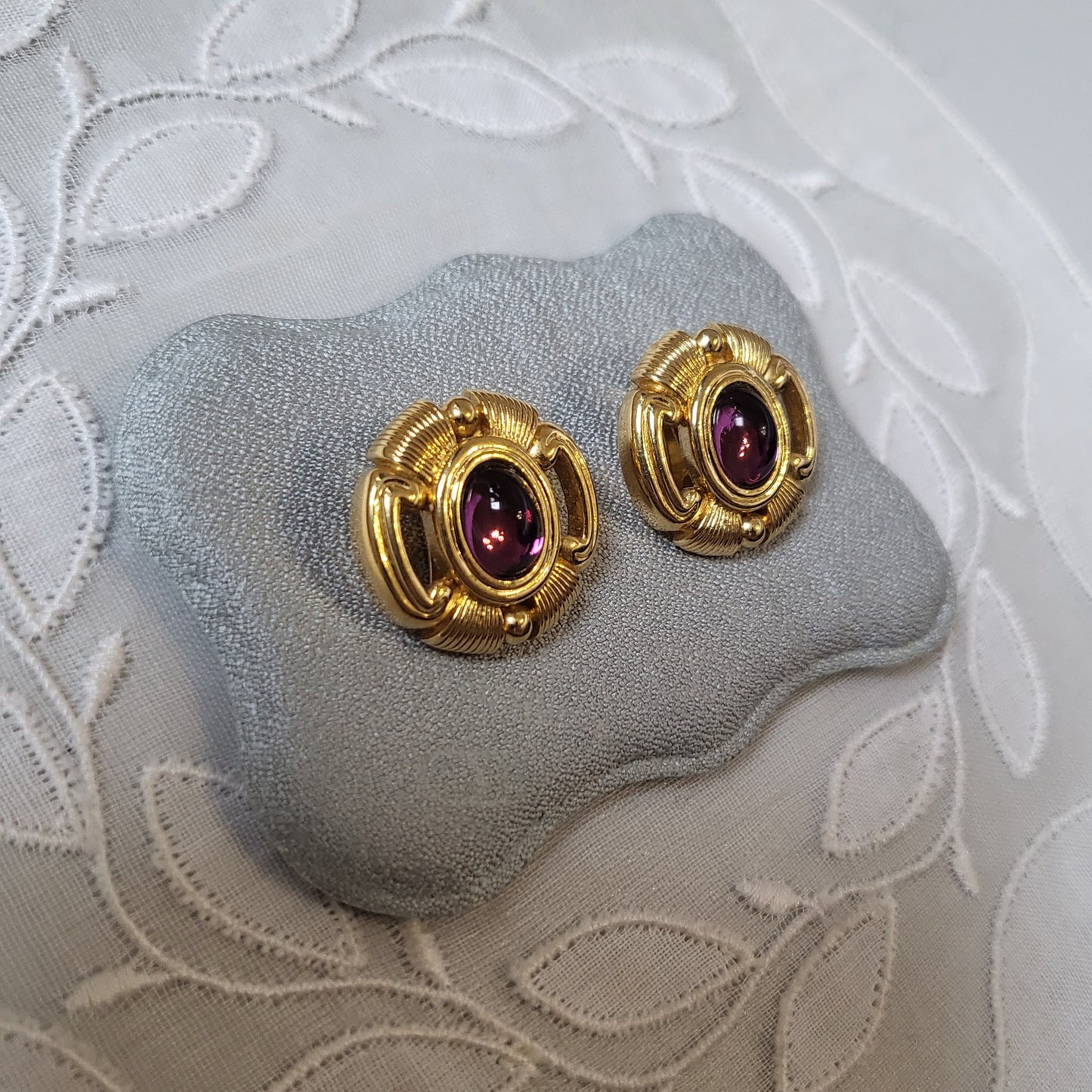 Clip on - Vintage Purple Cabochon Glass Clip On Earrings