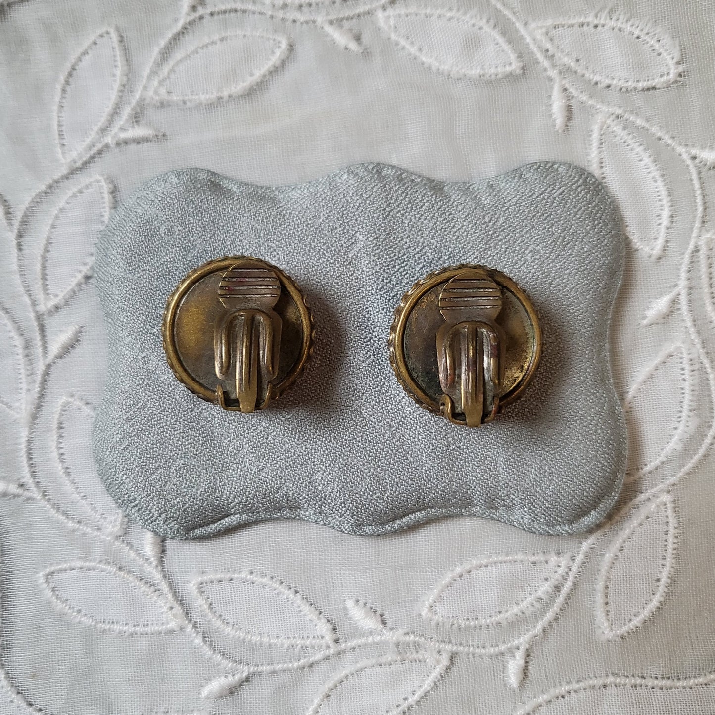 Clip on - Vintage Red Glass Cabochon Clip on Earrings