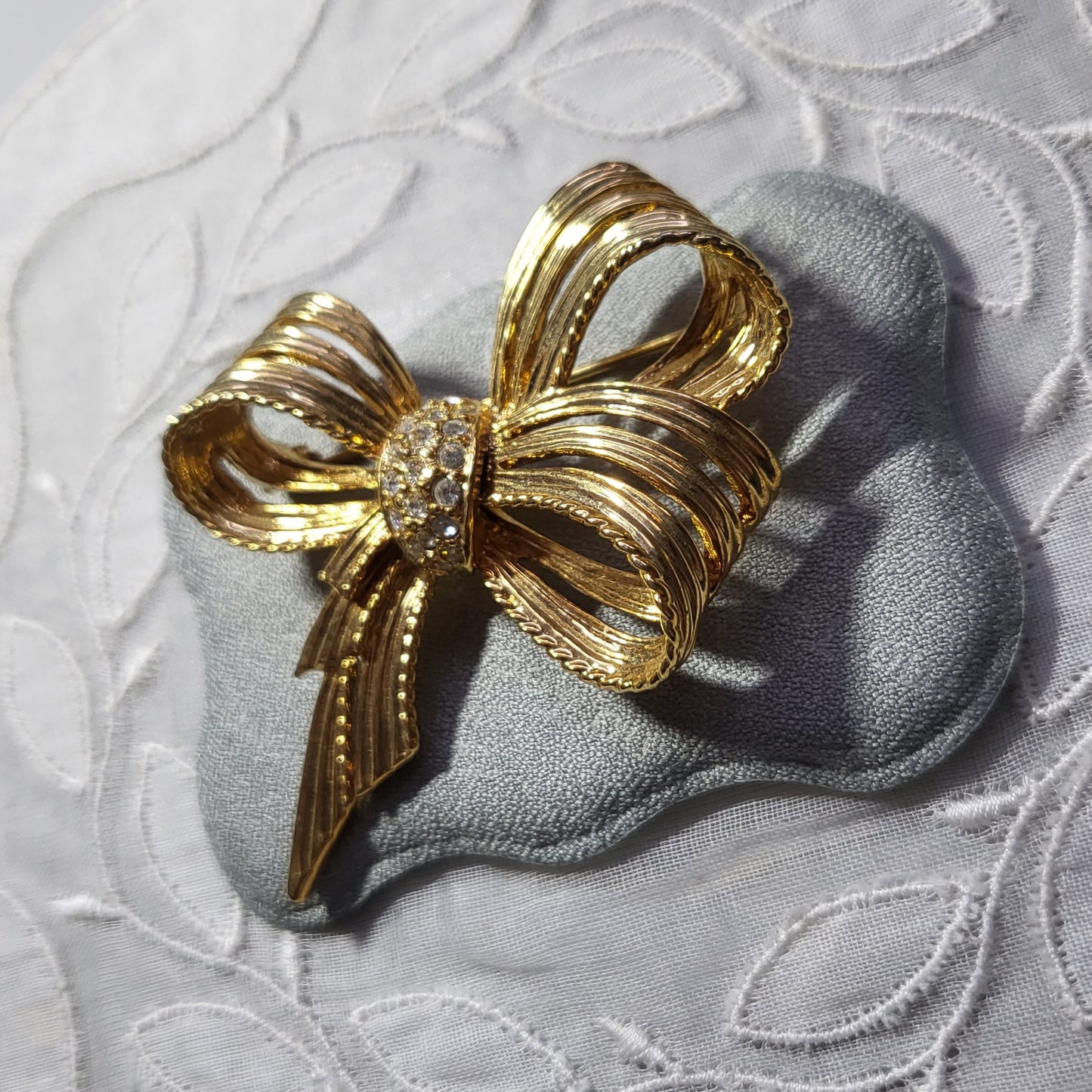 Brooch - Gold Crystal Bow Brooch