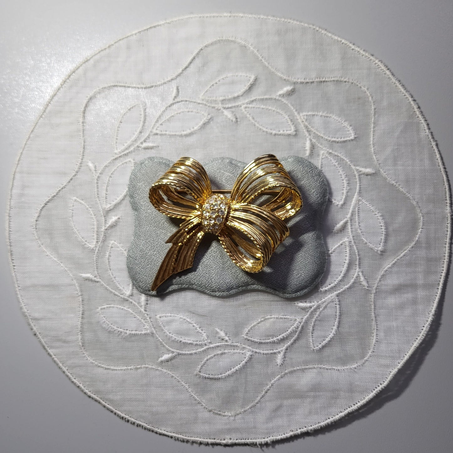Brooch - Gold Crystal Bow Brooch