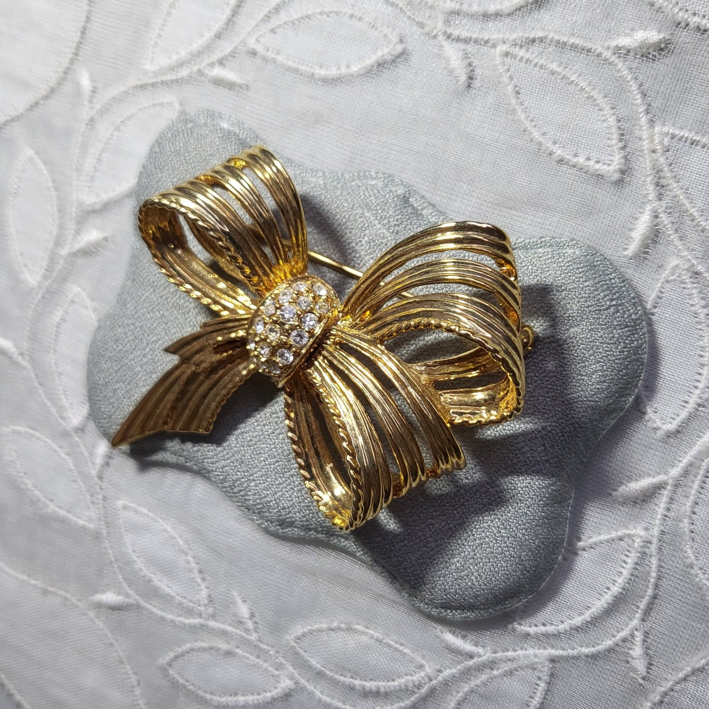 Brooch - Gold Crystal Bow Brooch