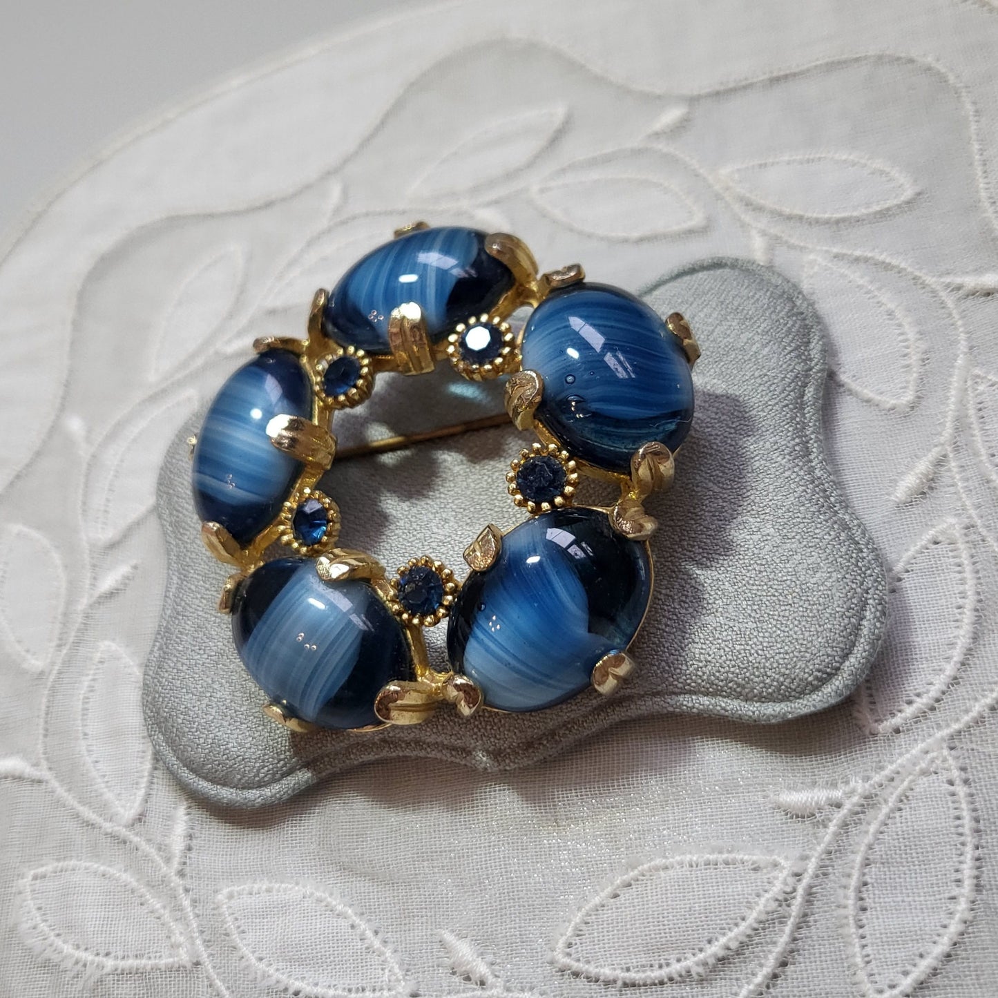 Brooch - Blue and White Stripe Glass Cabochon Wreath Brooch