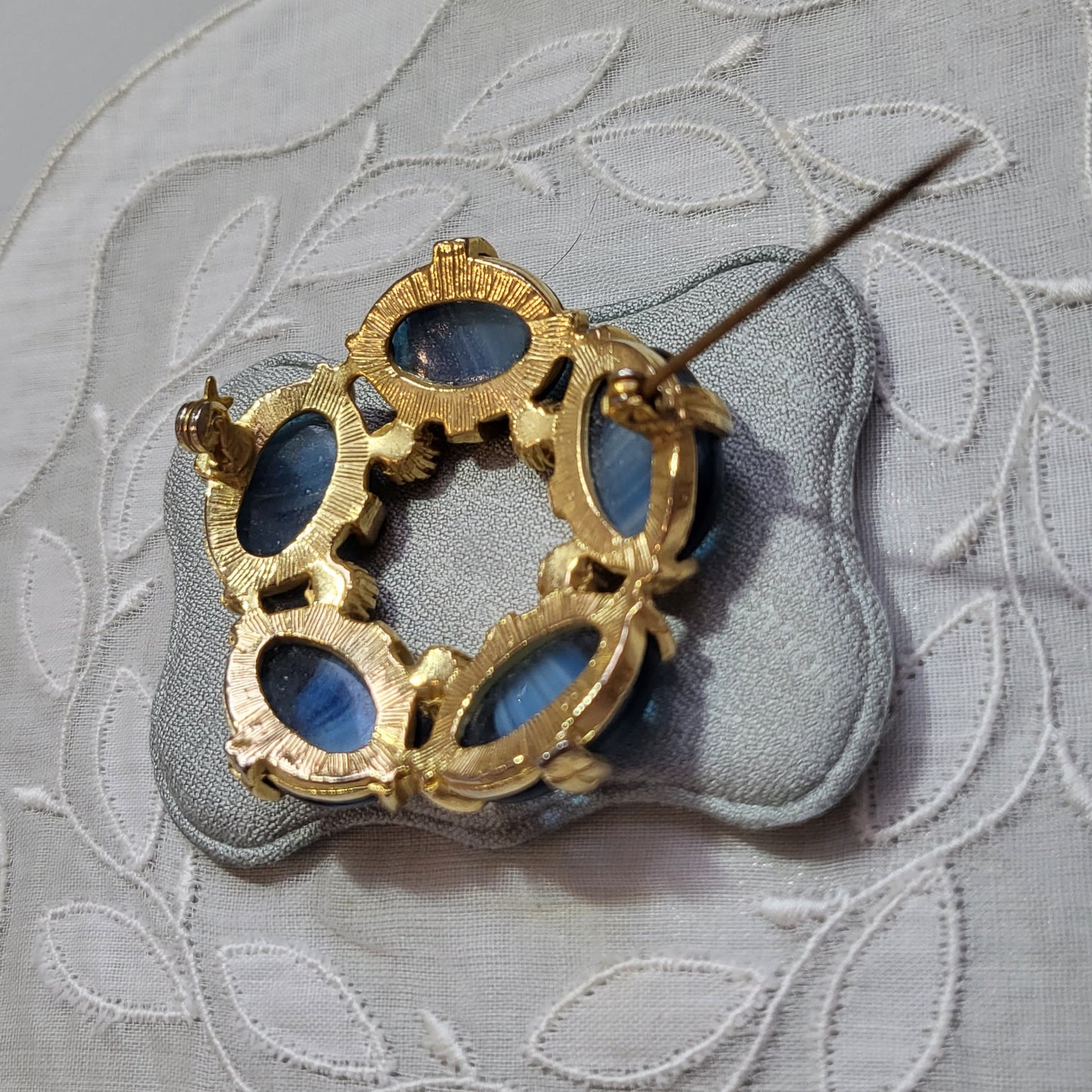 Brooch - Blue and White Stripe Glass Cabochon Wreath Brooch