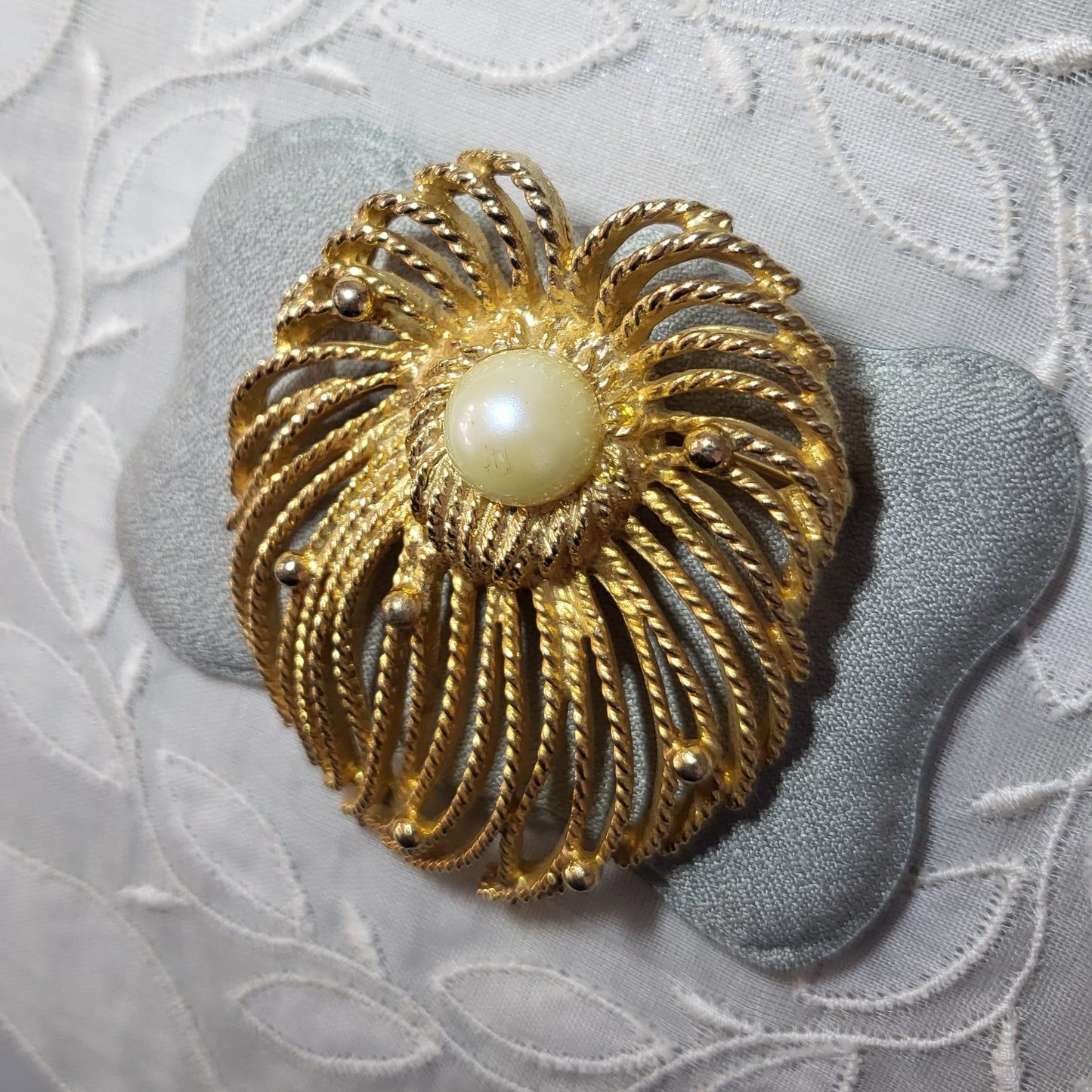 Brooch - Caroline Statement Pearl Brooch
