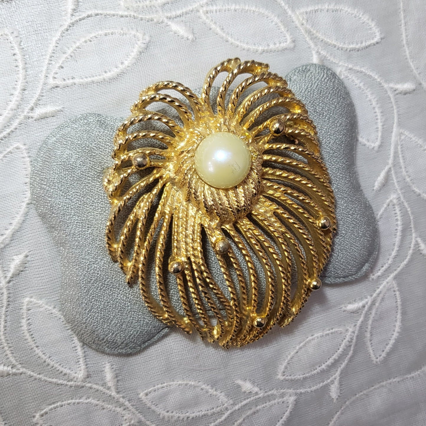 Brooch - Caroline Statement Pearl Brooch