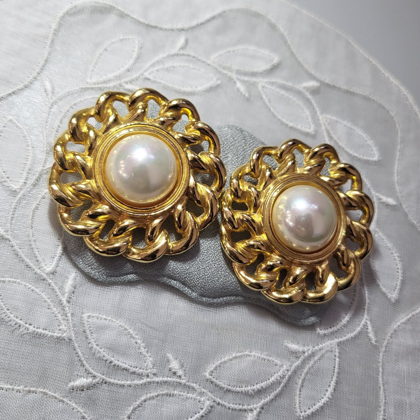 Clip on - Sphinx Statement Pearl Clip on Earrings