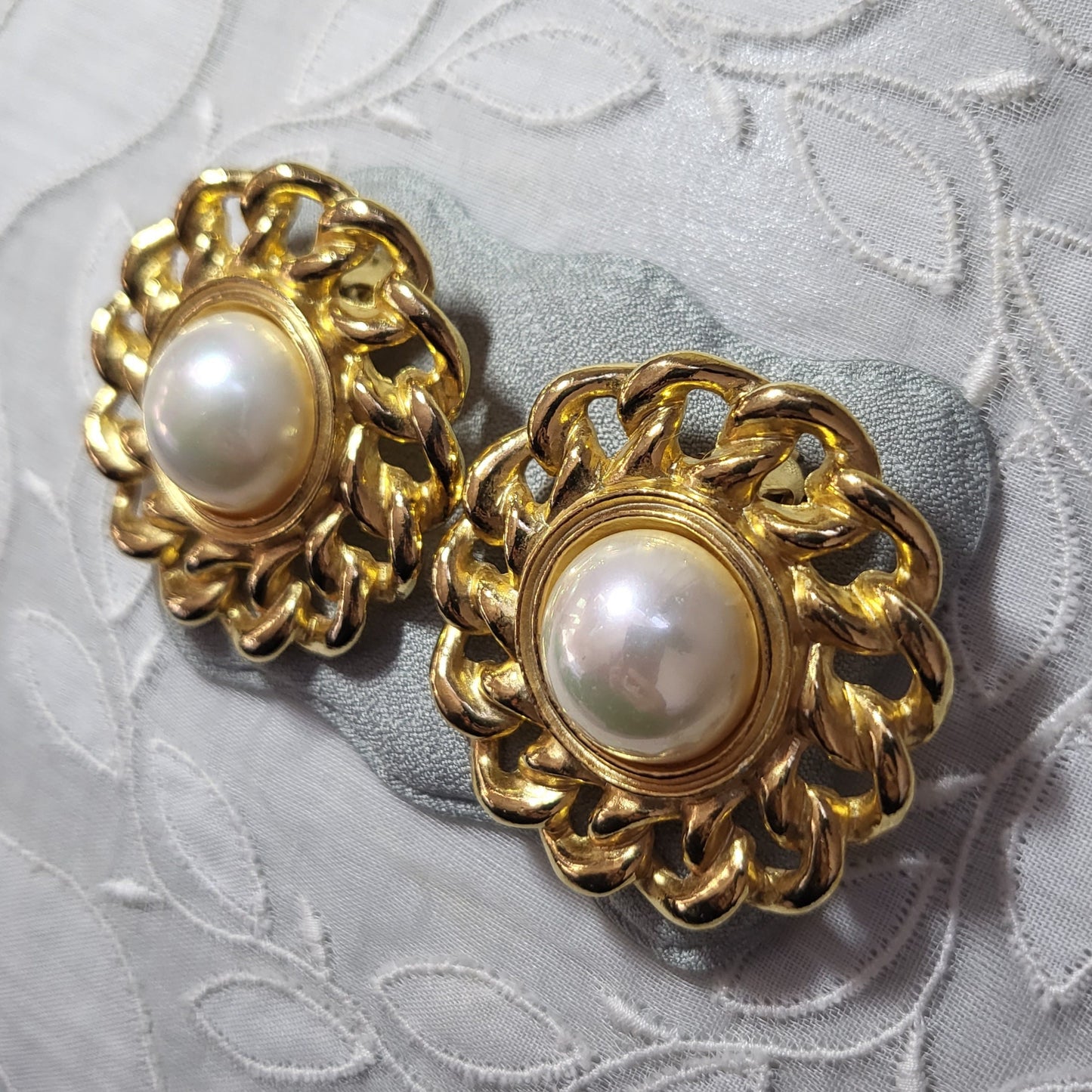 Clip on - Sphinx Statement Pearl Clip on Earrings