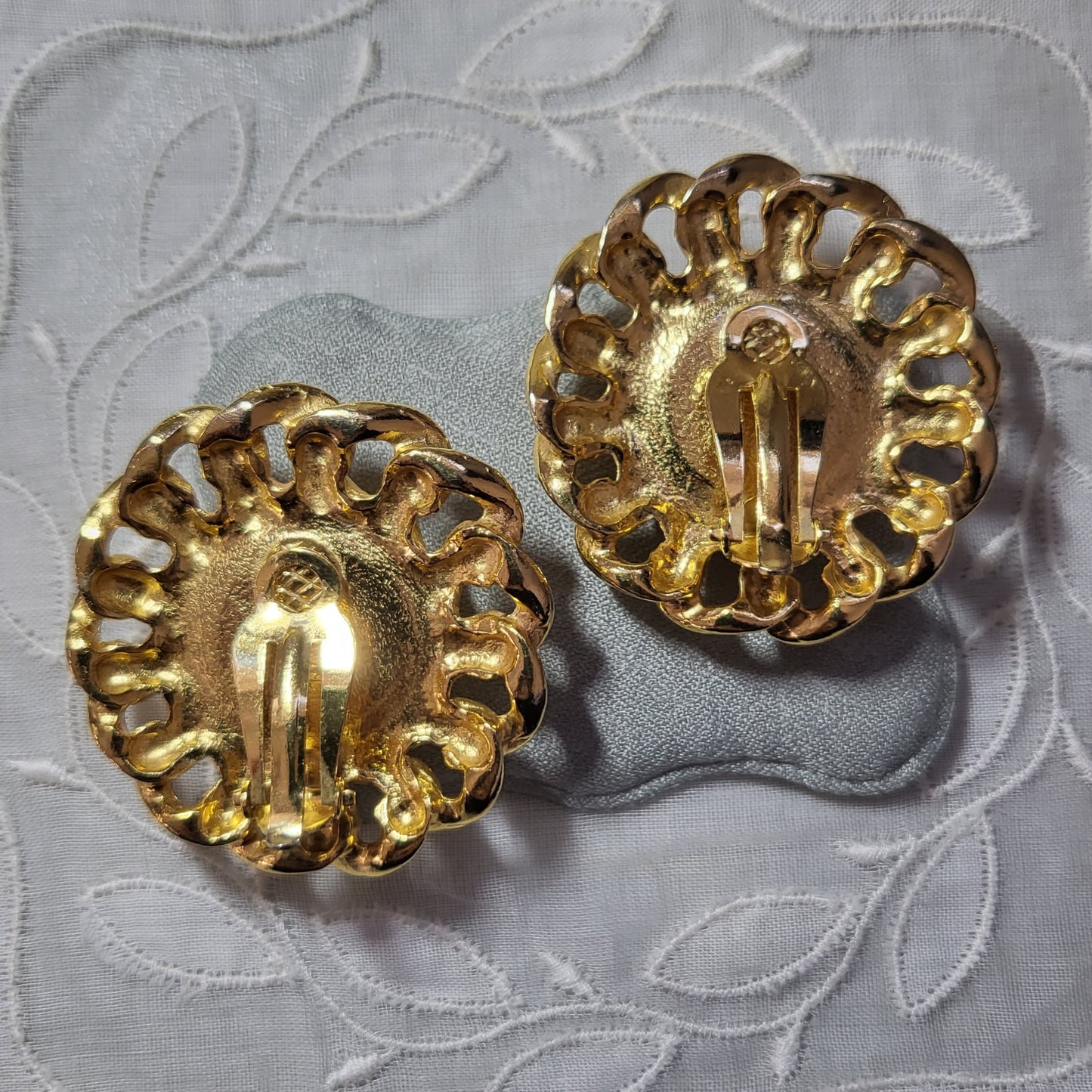 Clip on - Sphinx Statement Pearl Clip on Earrings