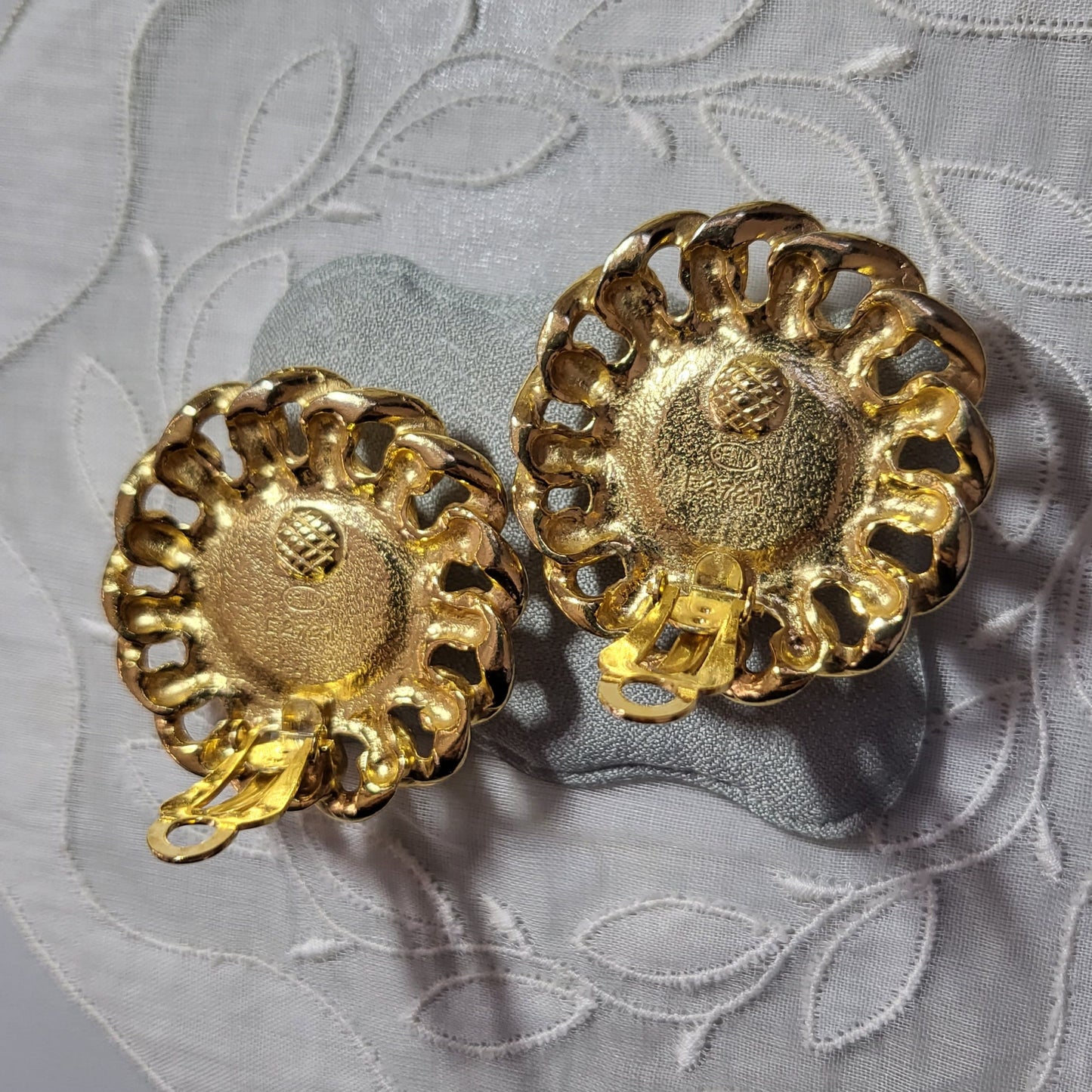 Clip on - Sphinx Statement Pearl Clip on Earrings