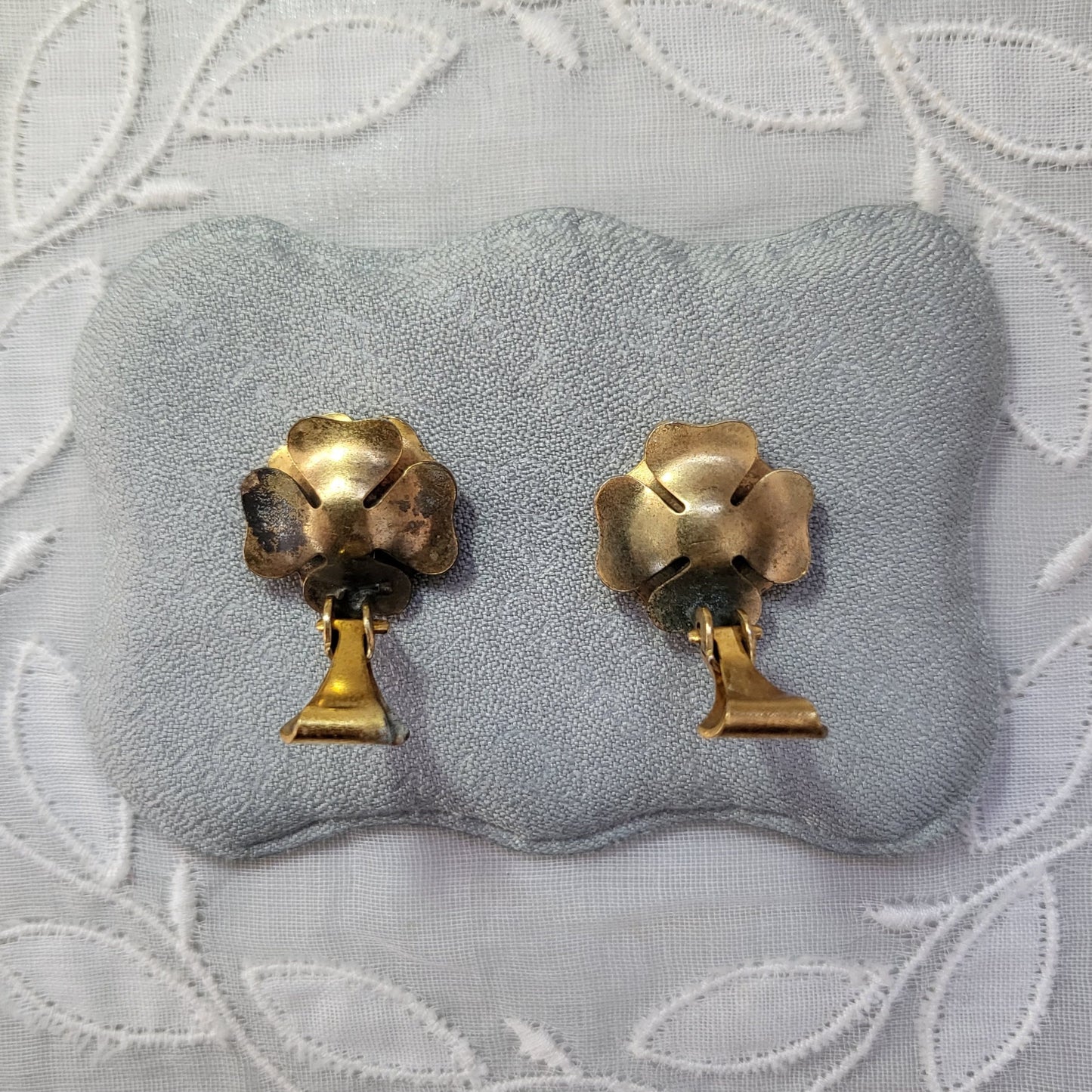 Clip on - Damascene Pearl Flower Clip On Earrings