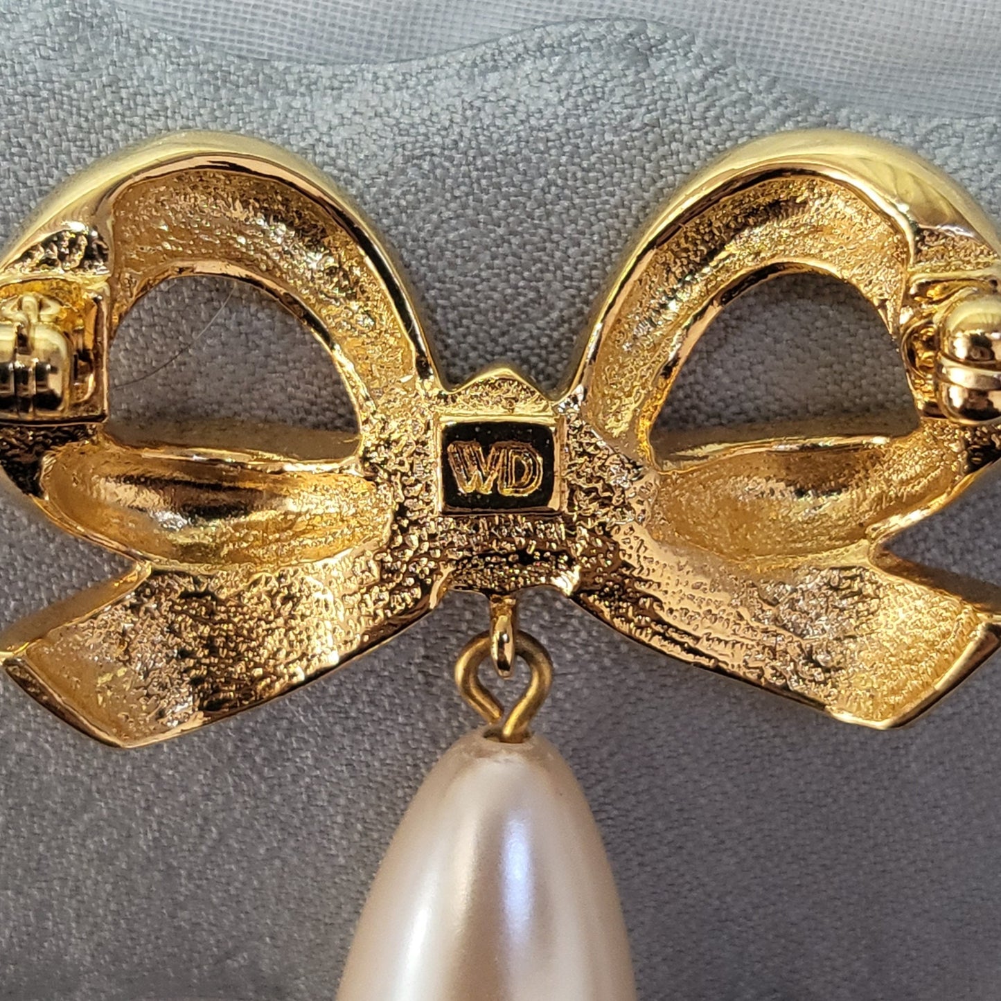 Brooch - Elizabeth Taylor White Diamonds Pearl Drop Bow Brooch