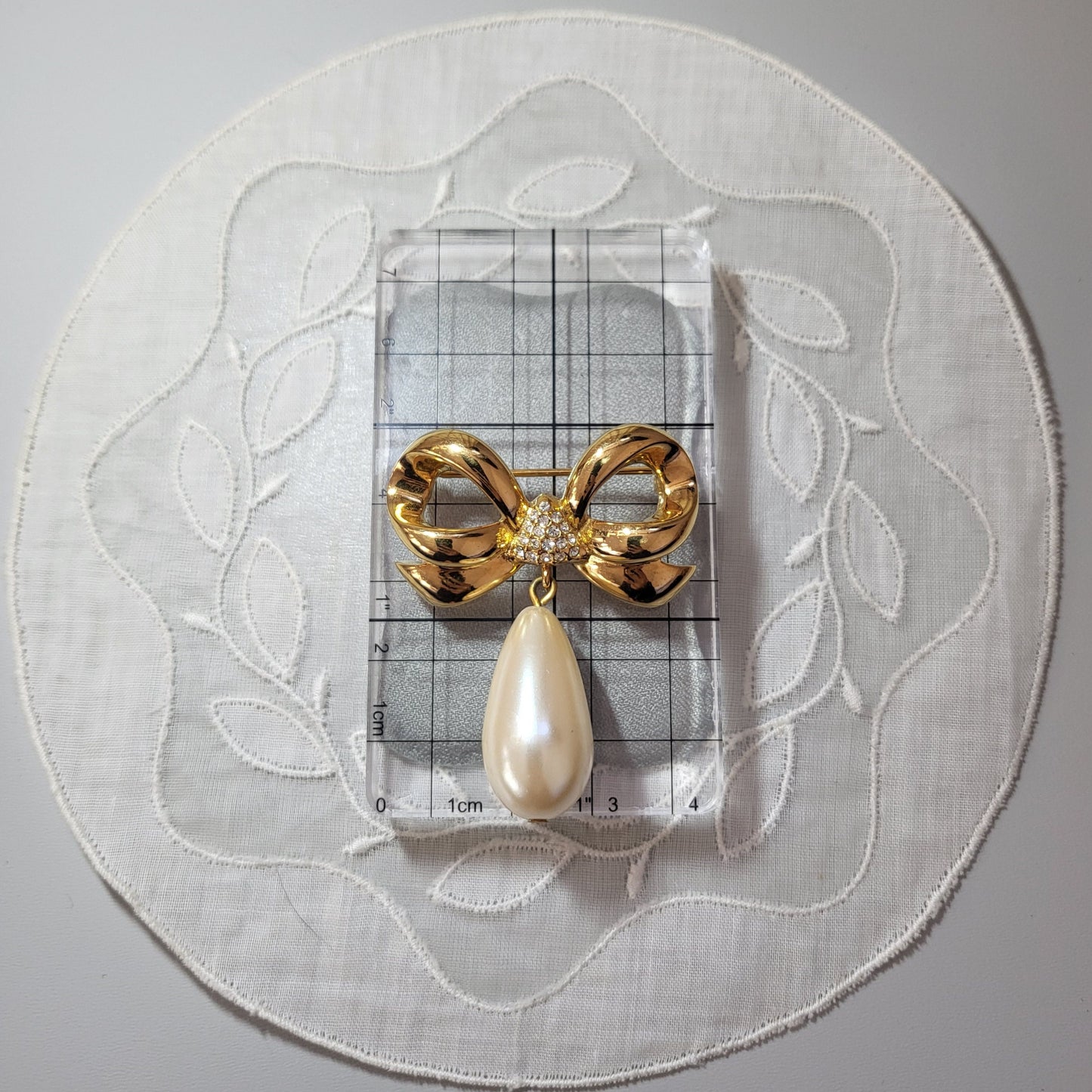 Brooch - Elizabeth Taylor White Diamonds Pearl Drop Bow Brooch