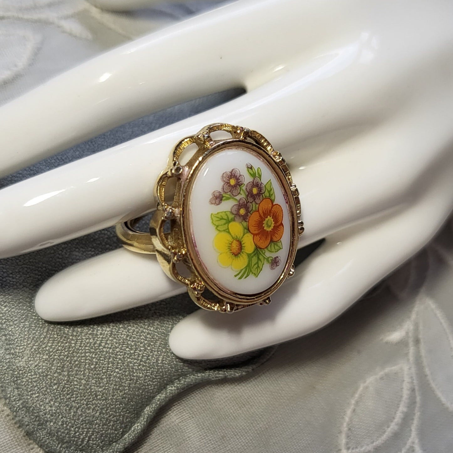 Ring - Avon Flower Print Porcelain Ring