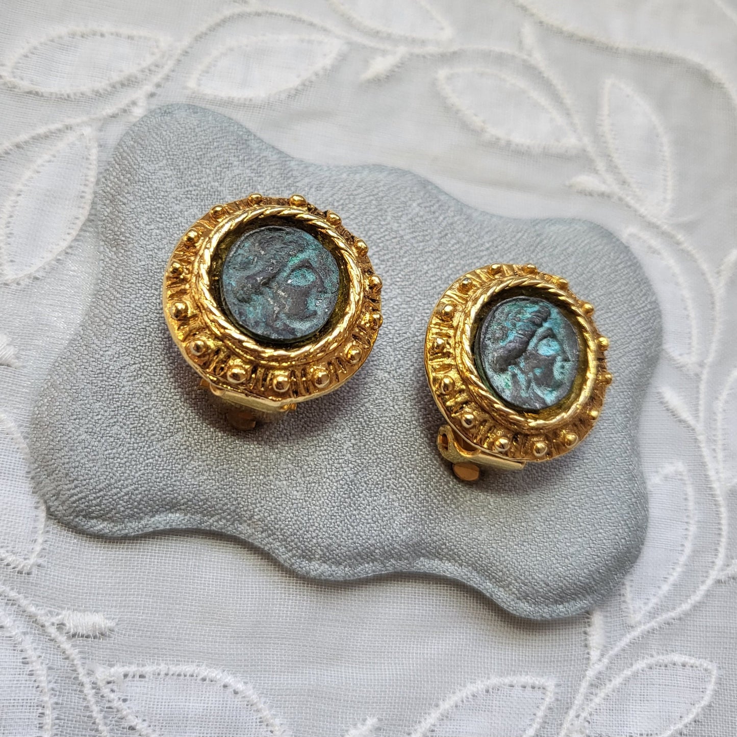 Clip on - Marie Victoire Kamer Roman Coin Earrings