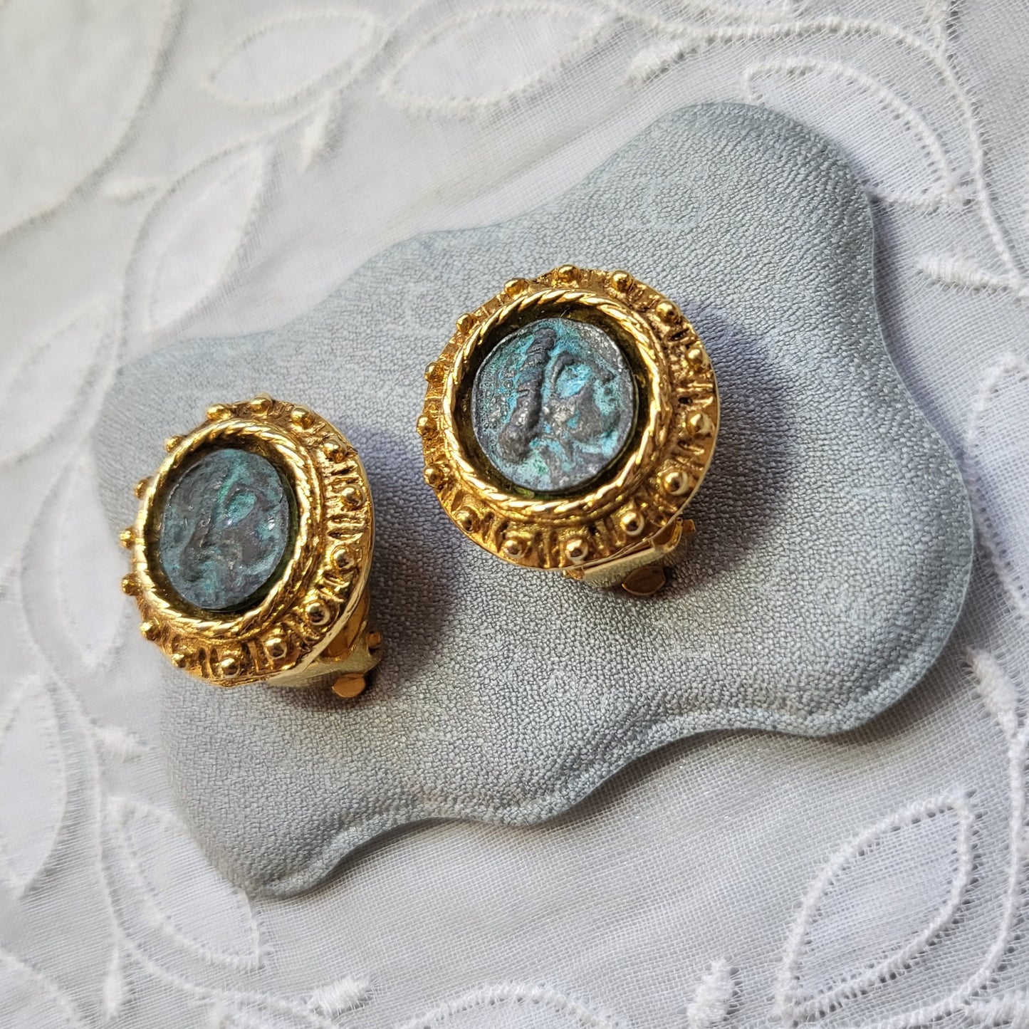 Clip on - Marie Victoire Kamer Roman Coin Earrings