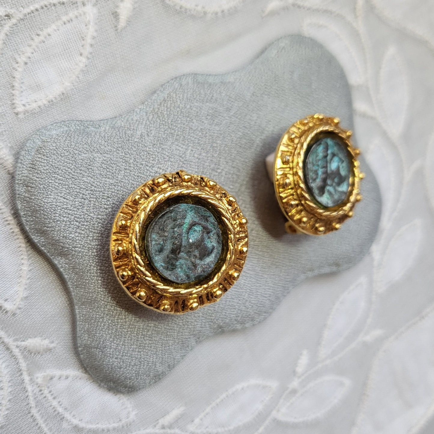 Clip on - Marie Victoire Kamer Roman Coin Earrings