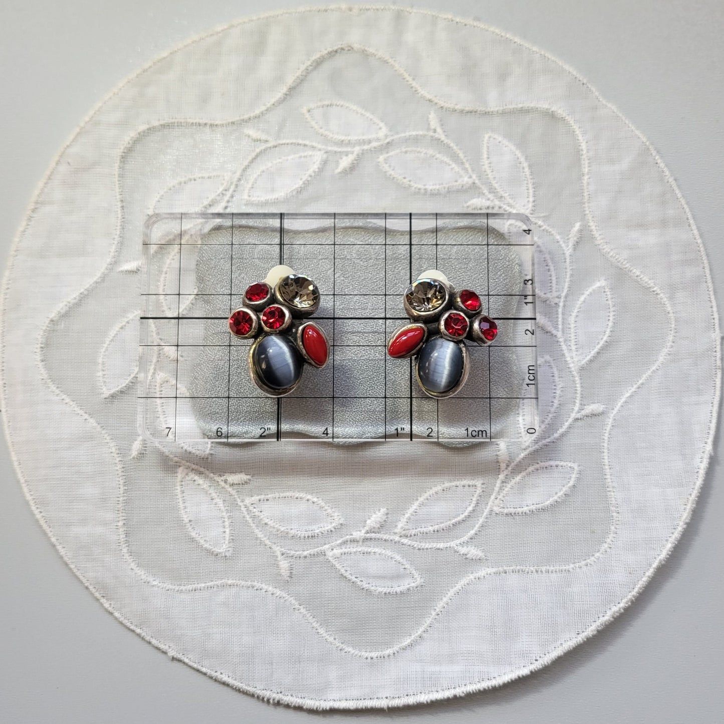 Clip on - Taratata Grey and Red Crystals Cluster Clip On Earrings