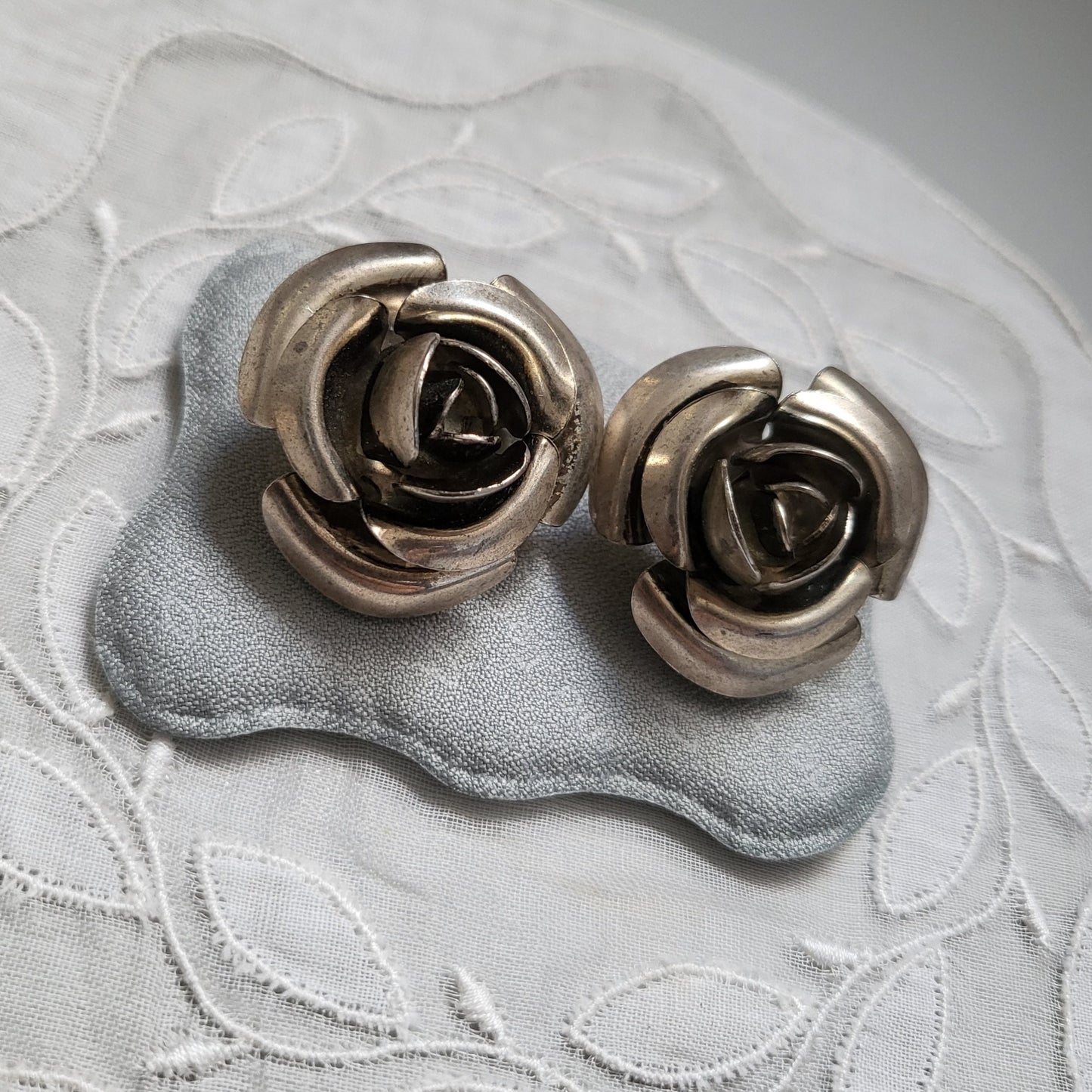 Clip on - Silver Metal Rose Clip On Earrings