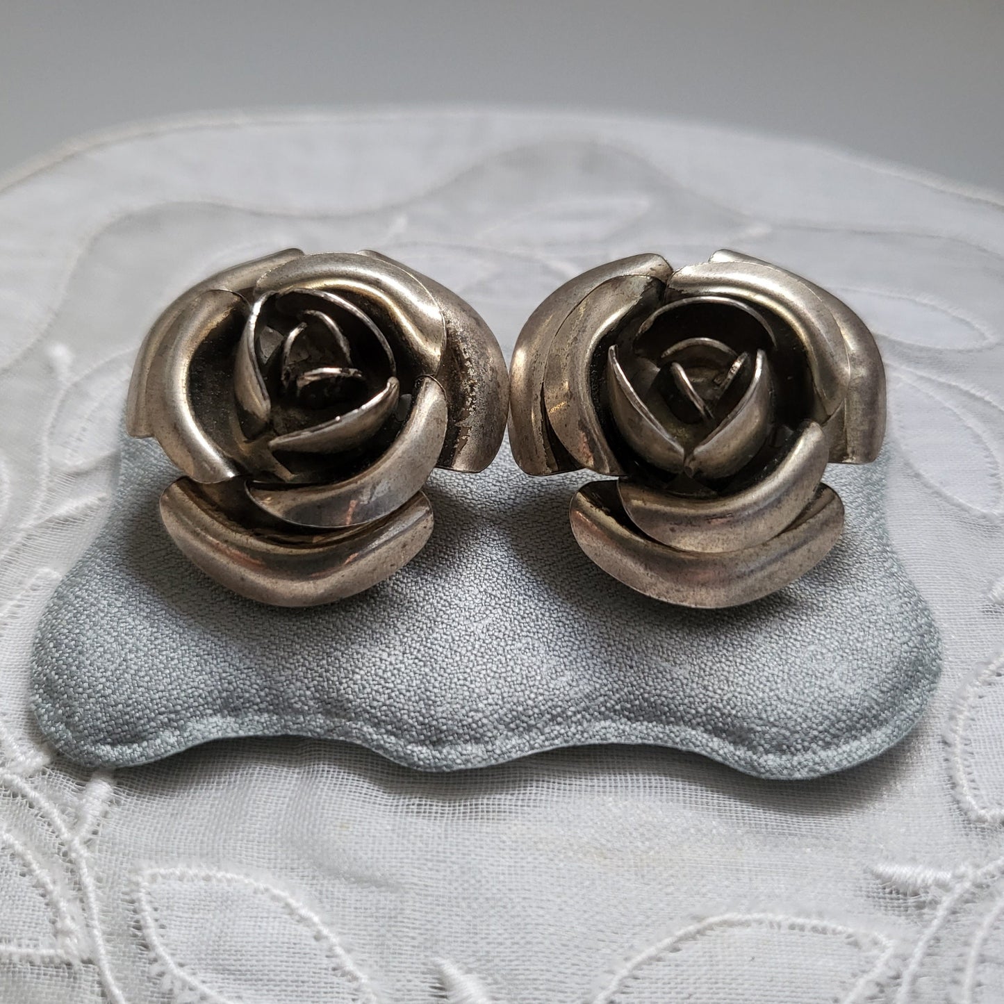 Clip on - Silver Metal Rose Clip On Earrings