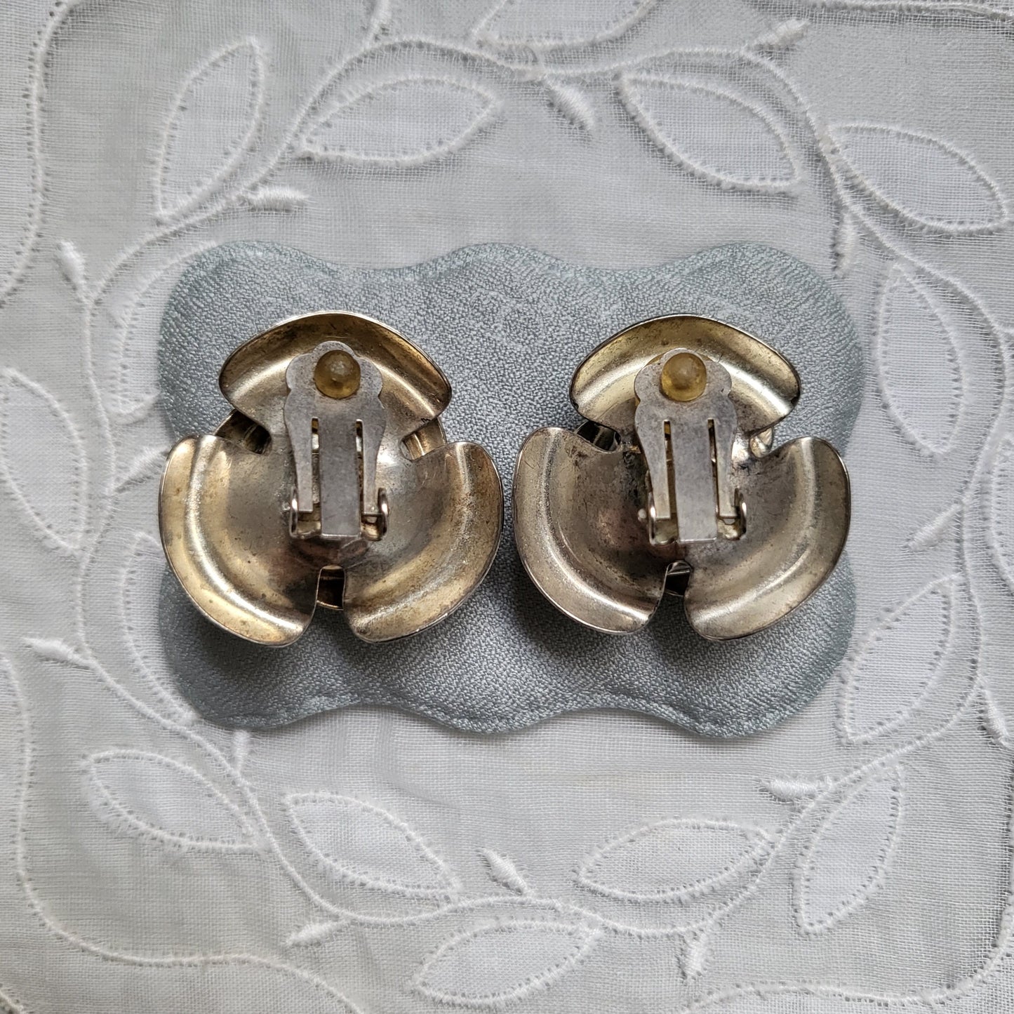 Clip on - Silver Metal Rose Clip On Earrings