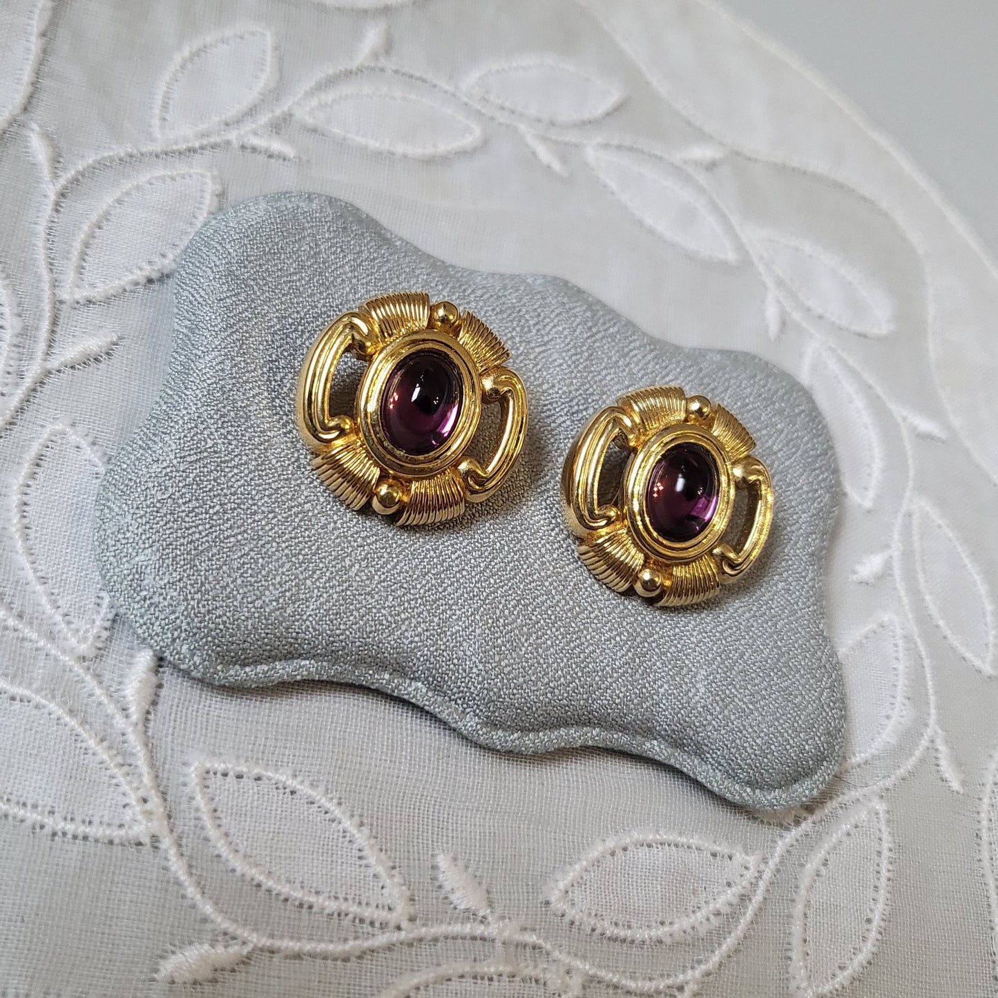 Clip on - Vintage Purple Cabochon Glass Clip On Earrings