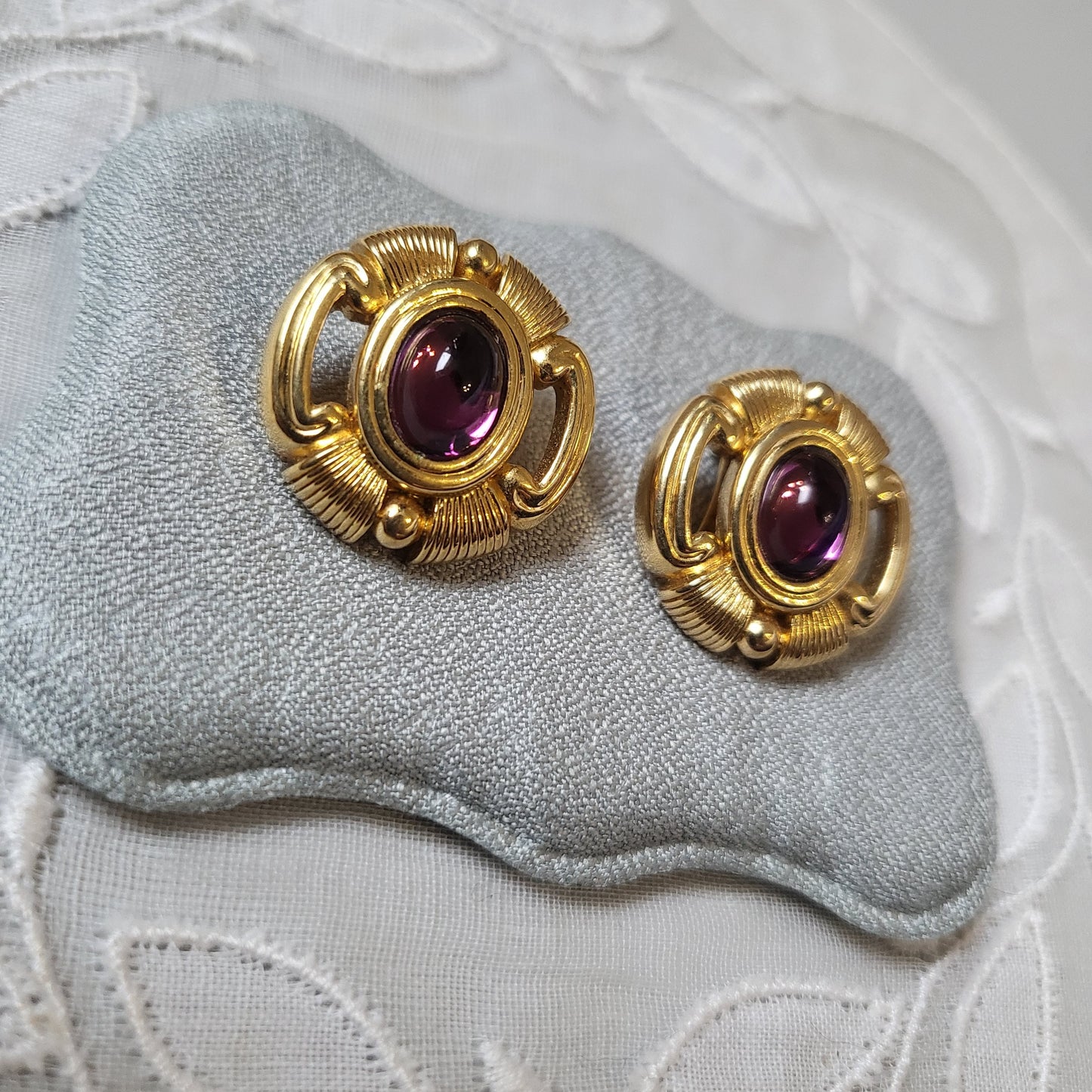 Clip on - Vintage Purple Cabochon Glass Clip On Earrings