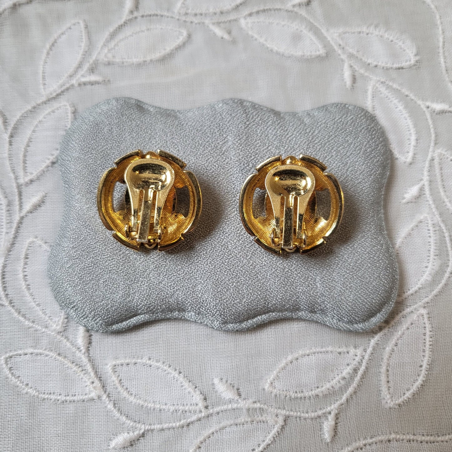 Clip on - Vintage Purple Cabochon Glass Clip On Earrings