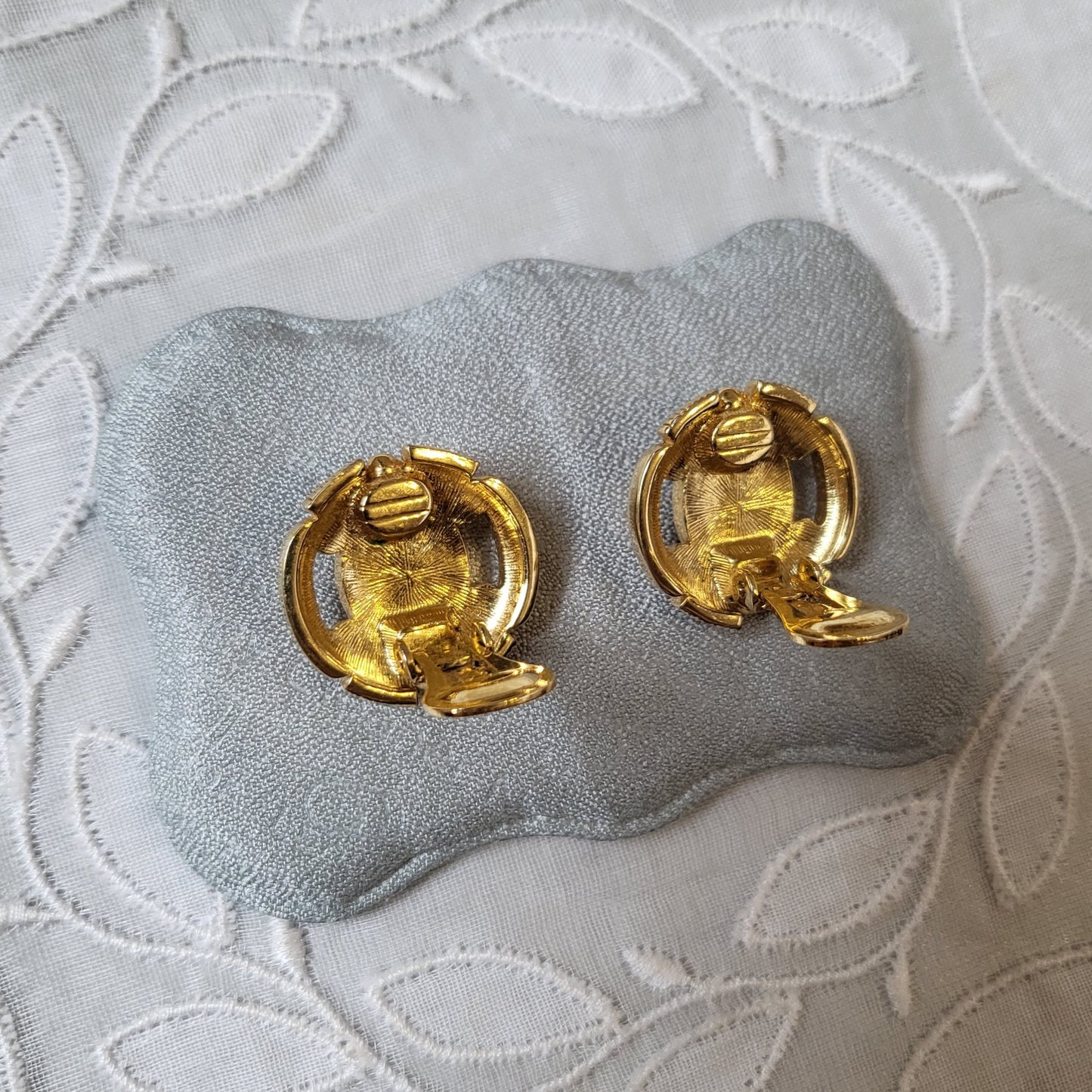 Clip on - Vintage Purple Cabochon Glass Clip On Earrings