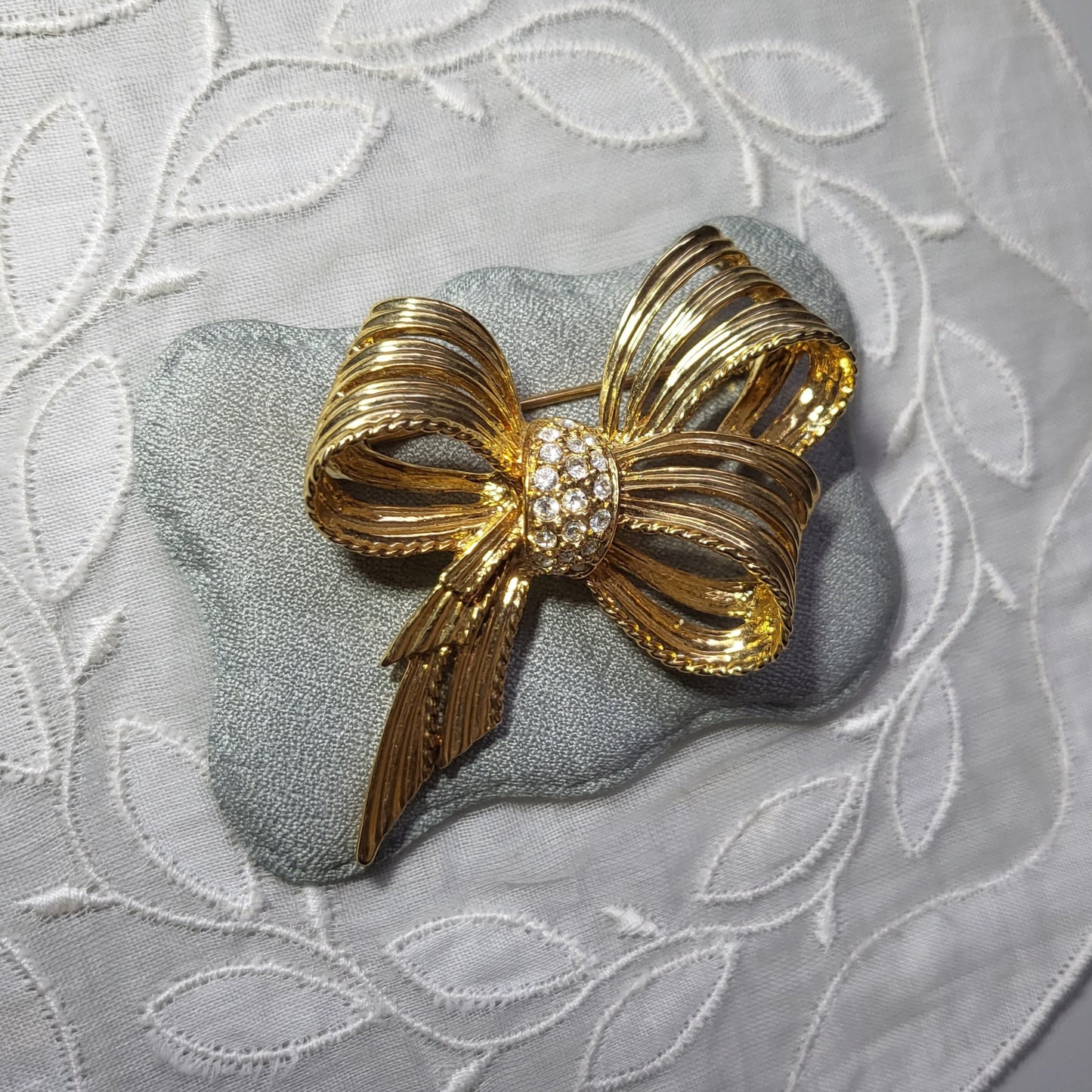 Brooch - Gold Crystal Bow Brooch