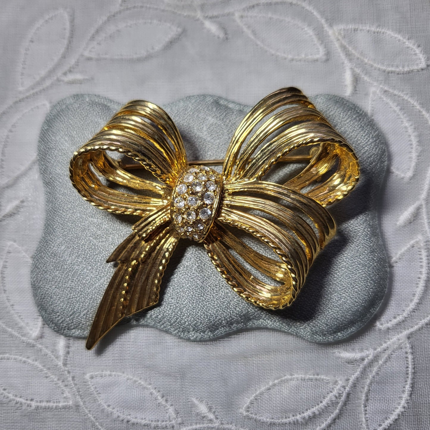 Brooch - Gold Crystal Bow Brooch