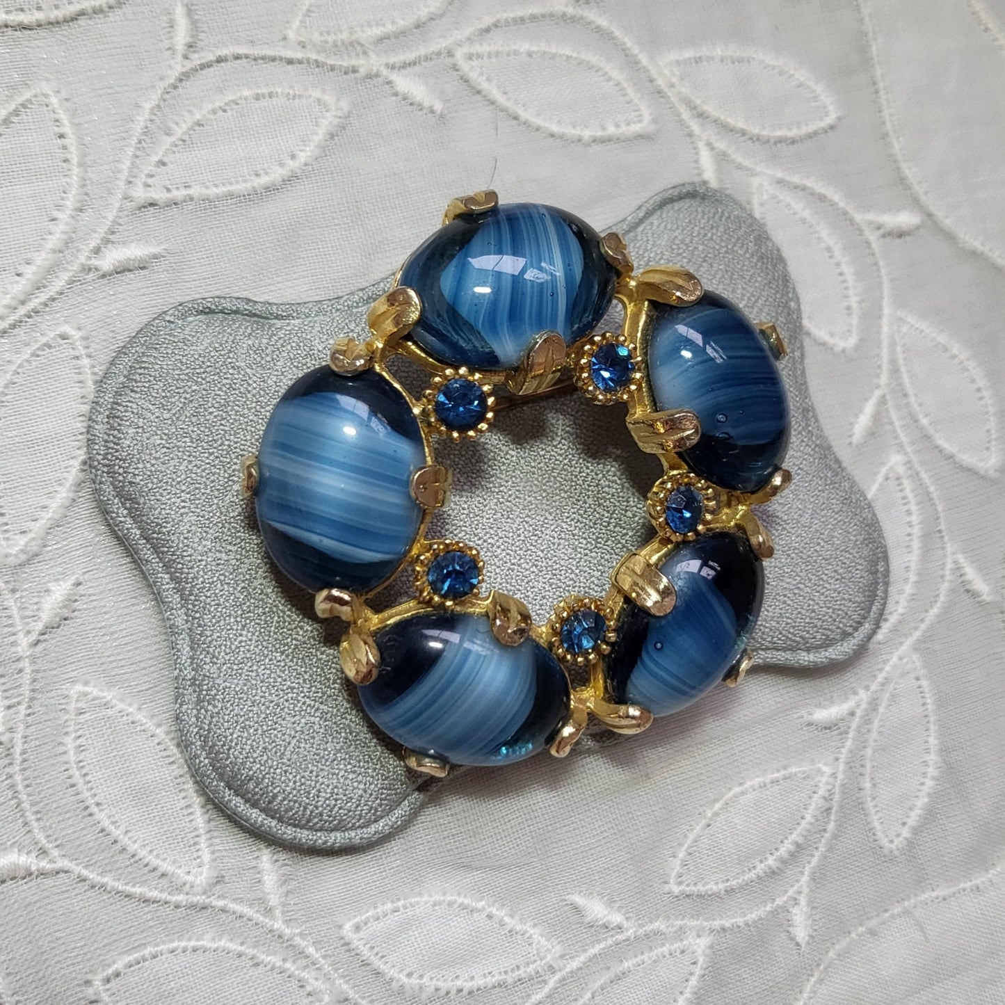 Brooch - Blue and White Stripe Glass Cabochon Wreath Brooch